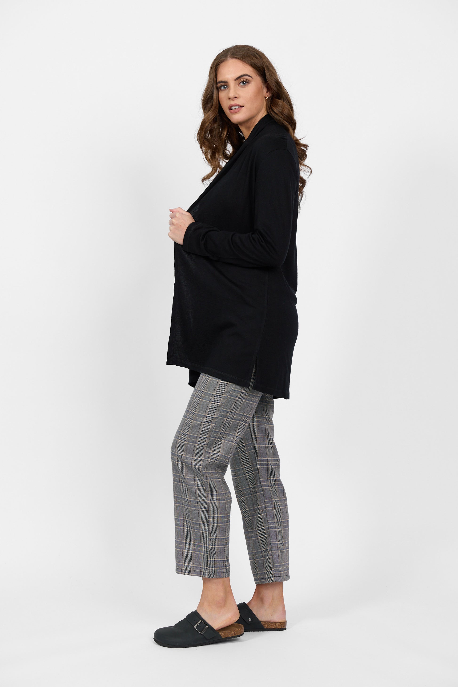 4469 Black - 100% Merino Relaxed Cardi - Vassalli