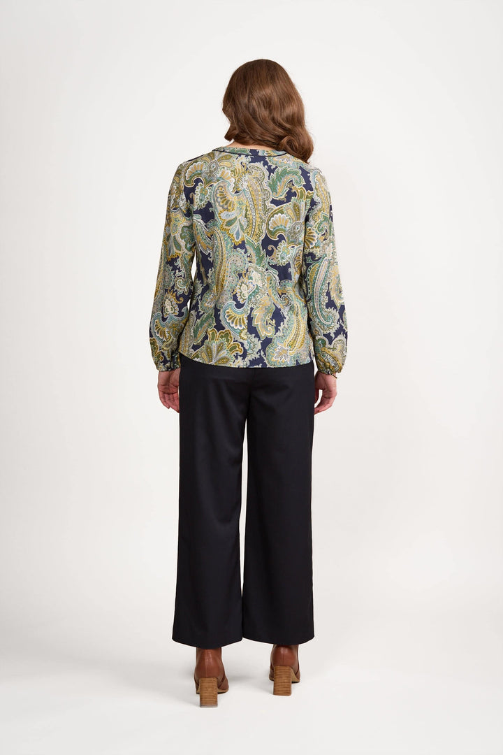 4481 Liberty - V Neck Long Sleeve Top with Front Piping Detail - Vassalli