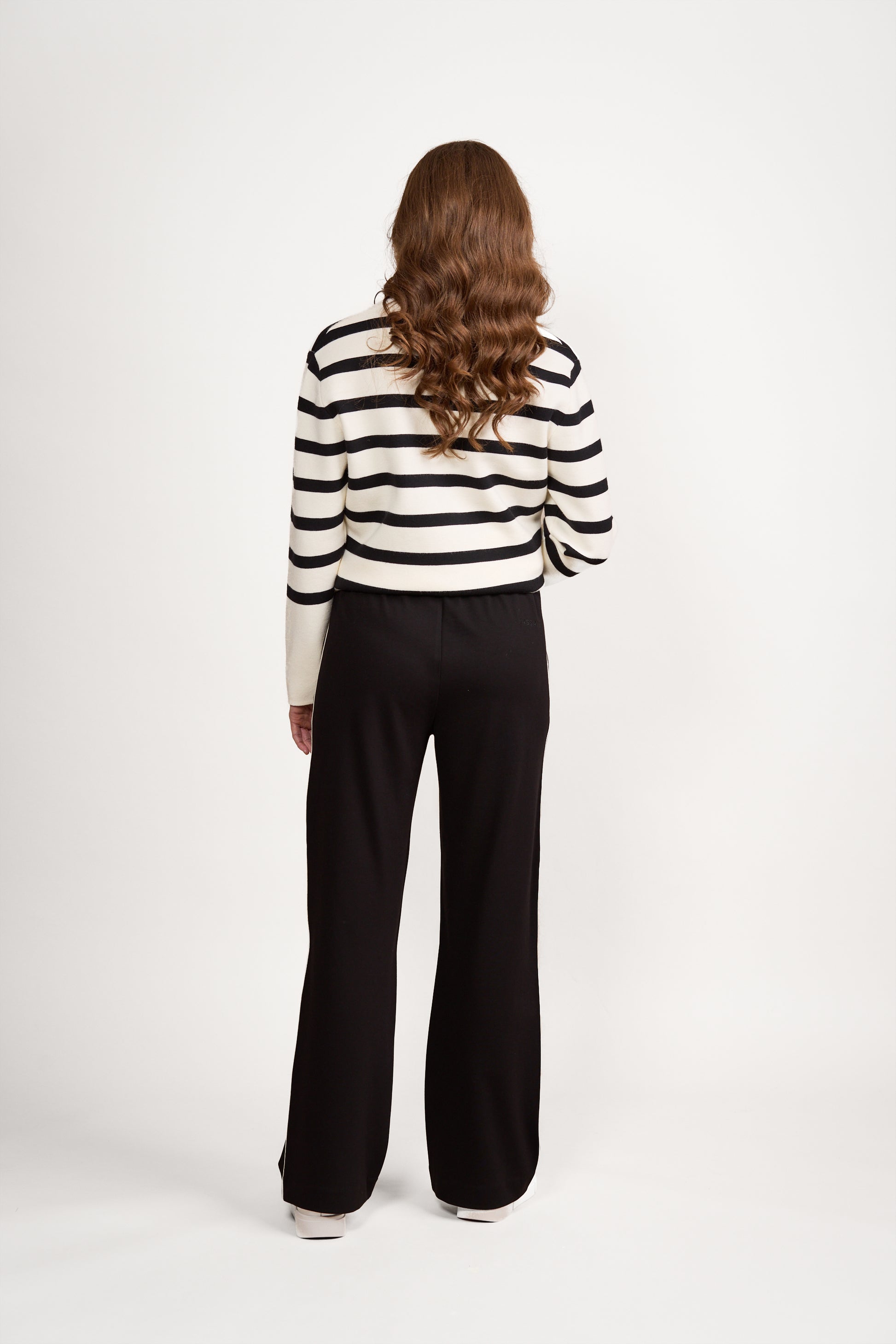 5006 Black 2.0 - Wide Leg Full Length Pull On with Side Stripe Detail - Vassalli