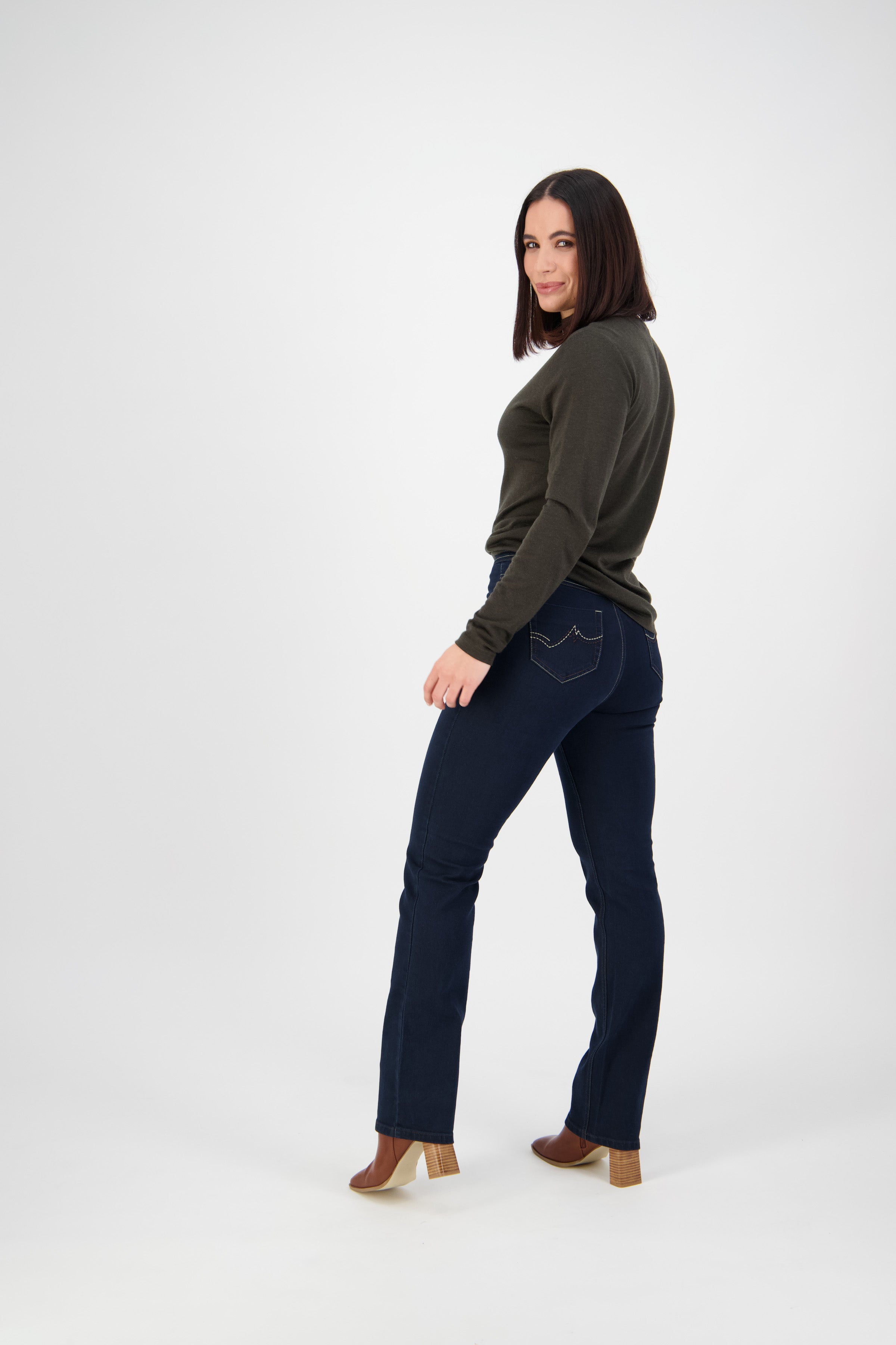 5557 Indigo Denim - Straight Leg Full Length Jean - Vassalli