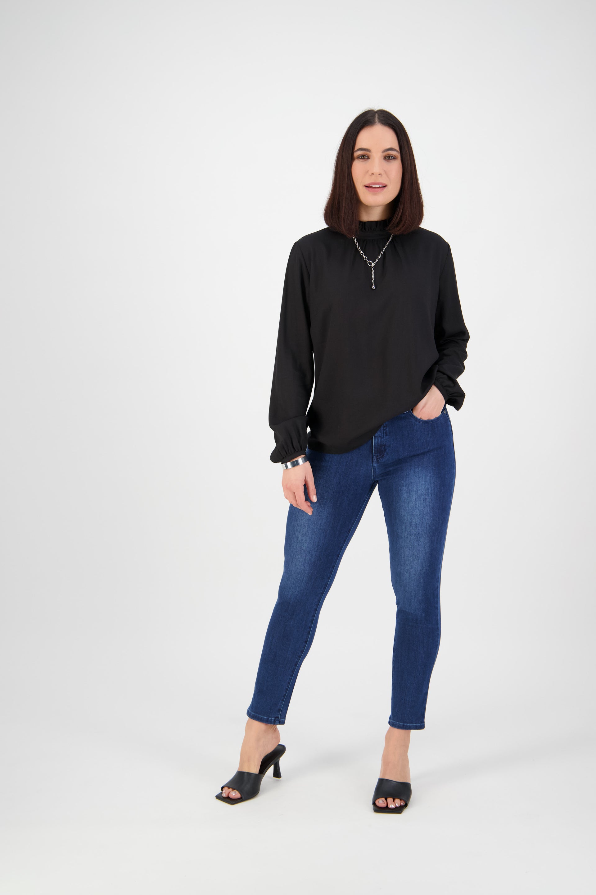 5744 Blue Denim - Skinny Leg Ankle Grazer Jean - Vassalli