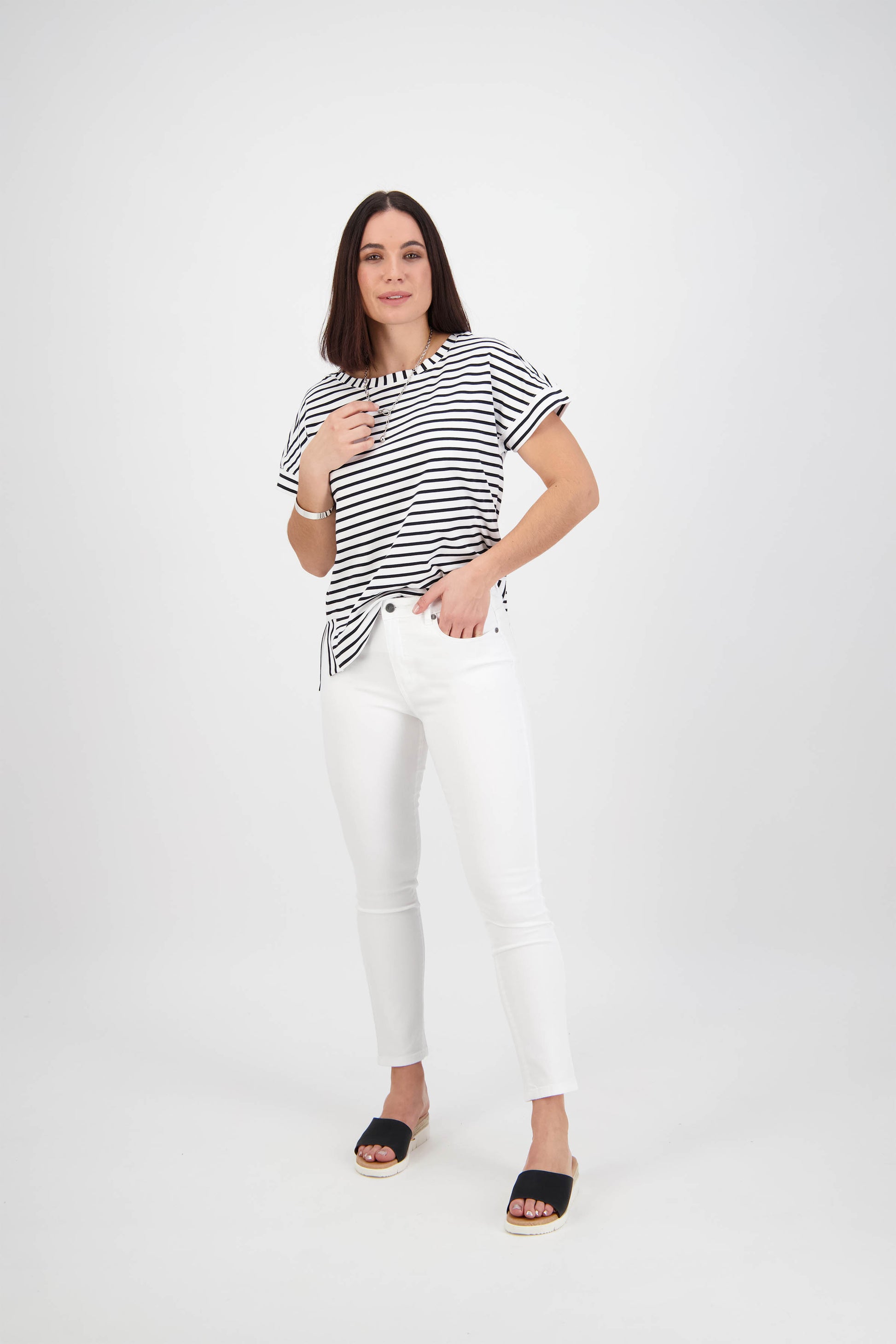 5744 White Denim - Skinny Leg Ankle Grazer Jean - Vassalli