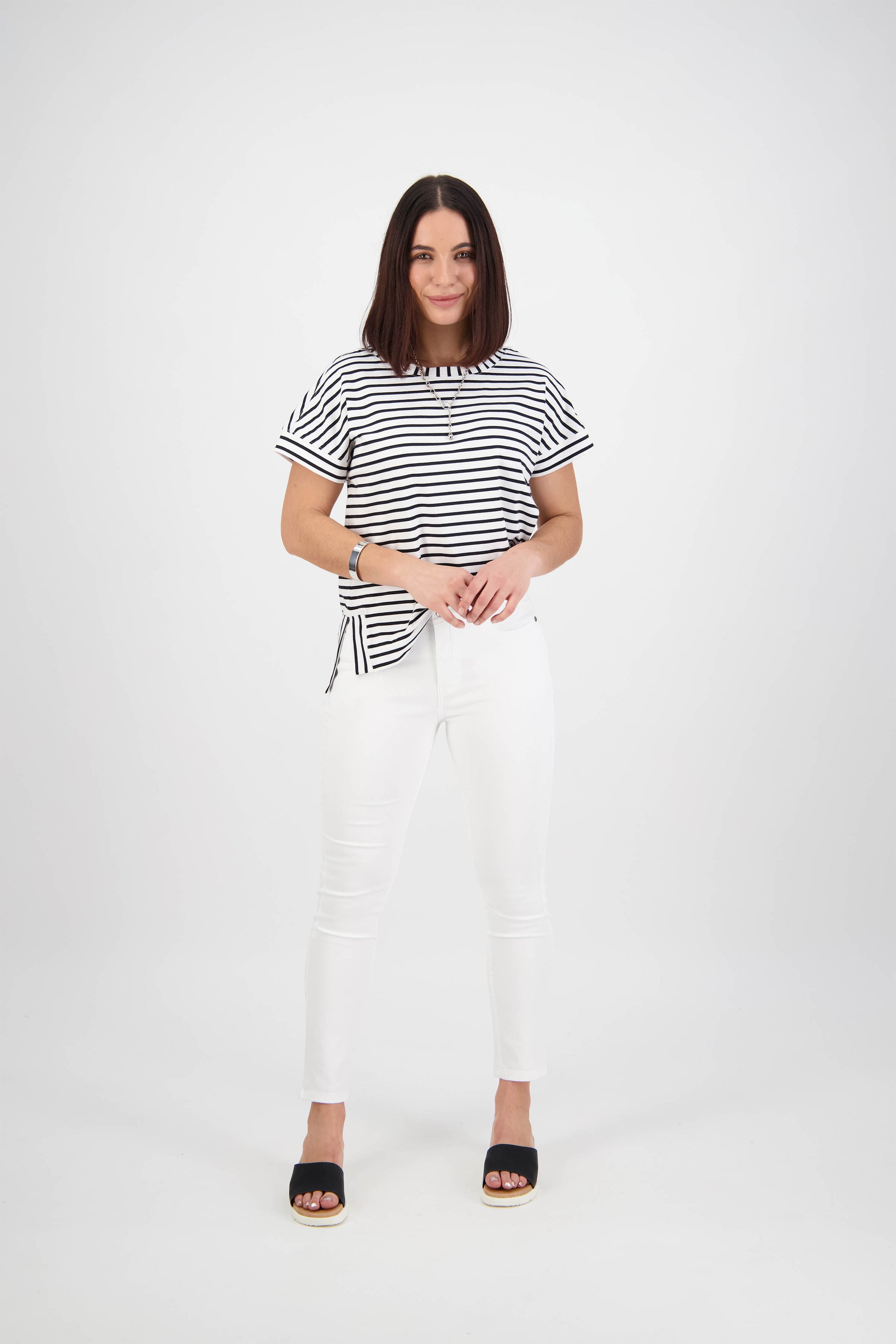 5744 White Denim - Skinny Leg Ankle Grazer Jean - Vassalli