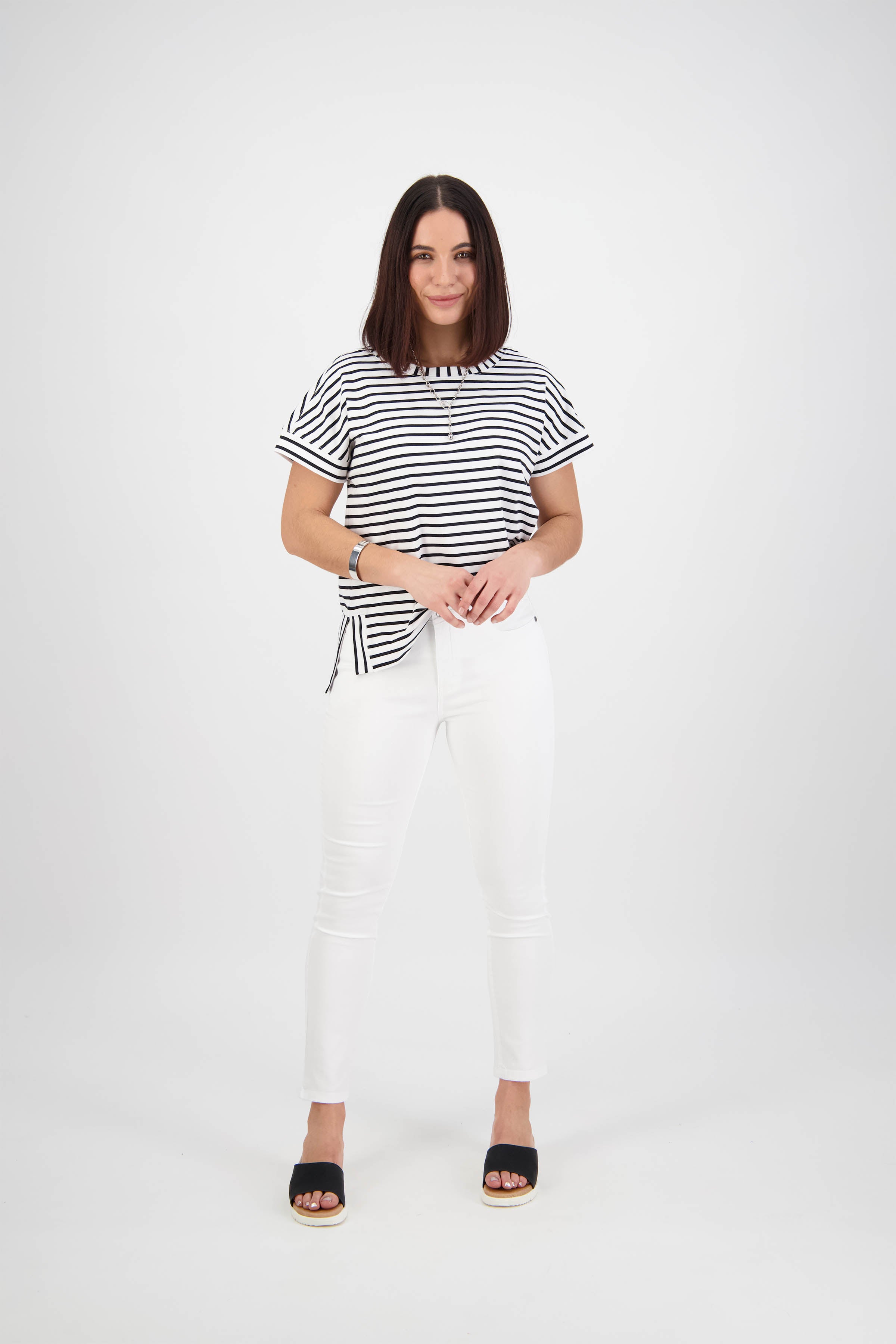 5744 White Denim - Skinny Leg Ankle Grazer Jean - Vassalli