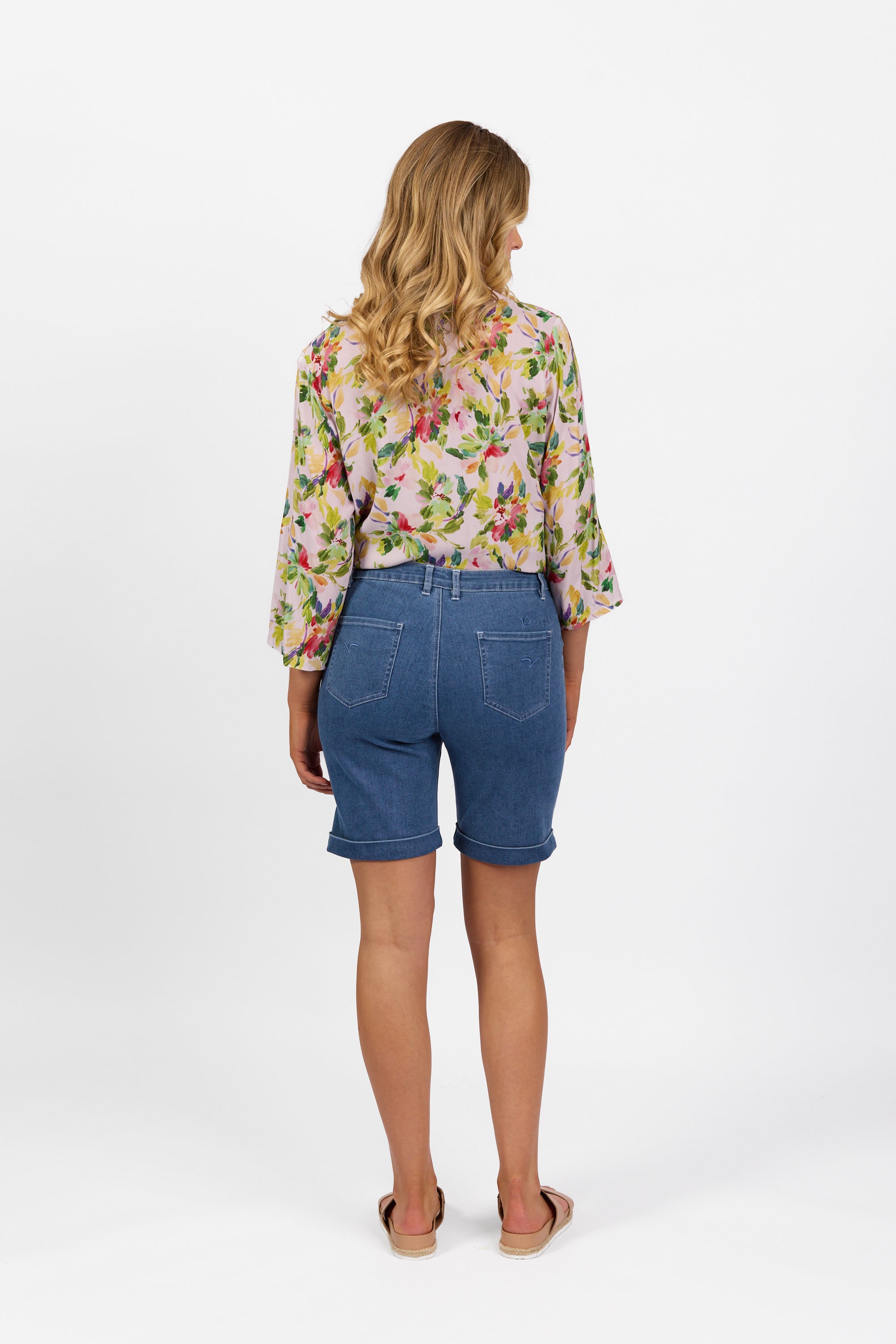 5775A Blue Hue - Slim Leg Above Knee Short - Vassalli