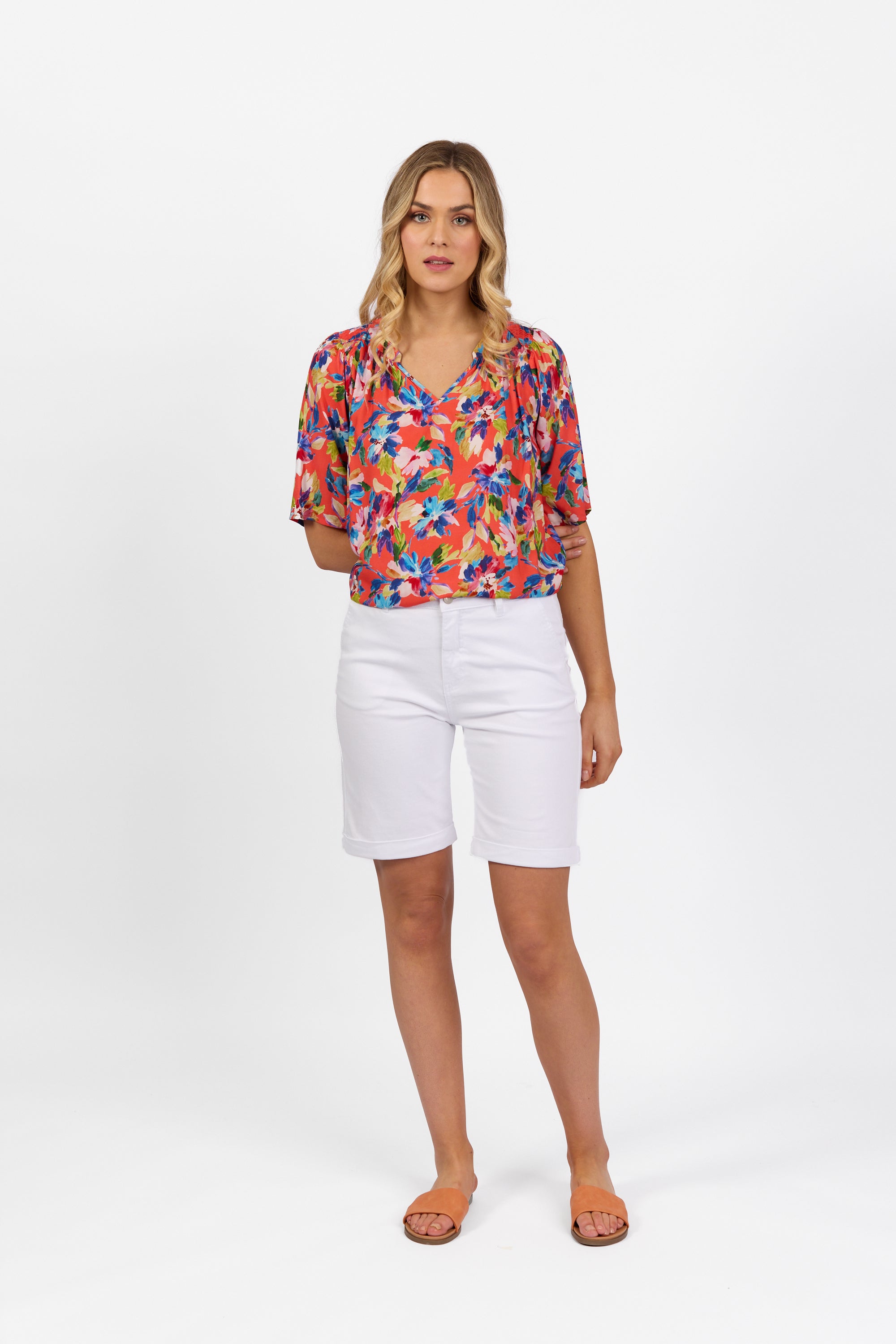 5775A White Denim - Slim Leg Above Knee Short - Vassalli