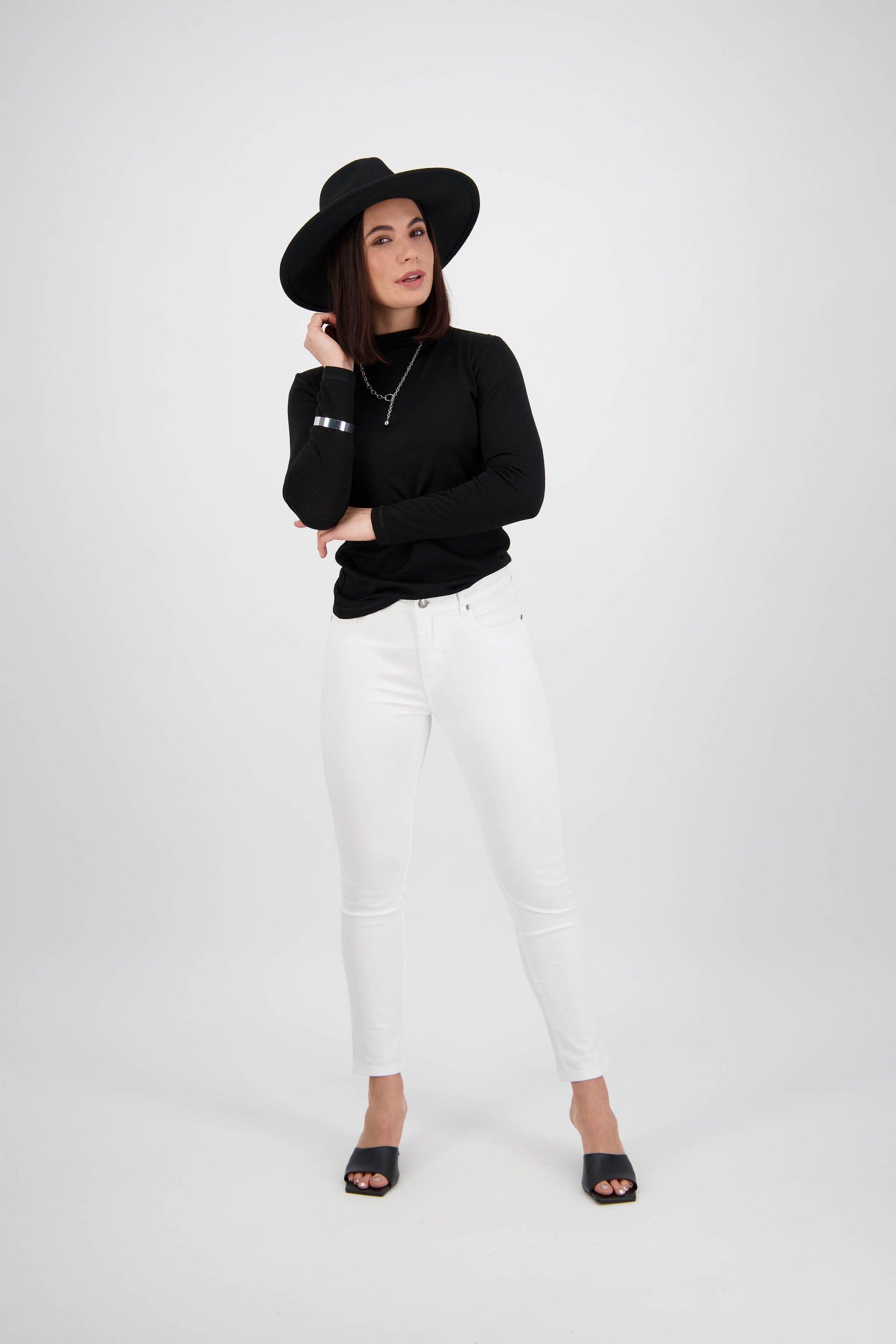 5825 White Denim - Skinny Leg Ankle Grazer Jean with Rhinestones - Vassalli
