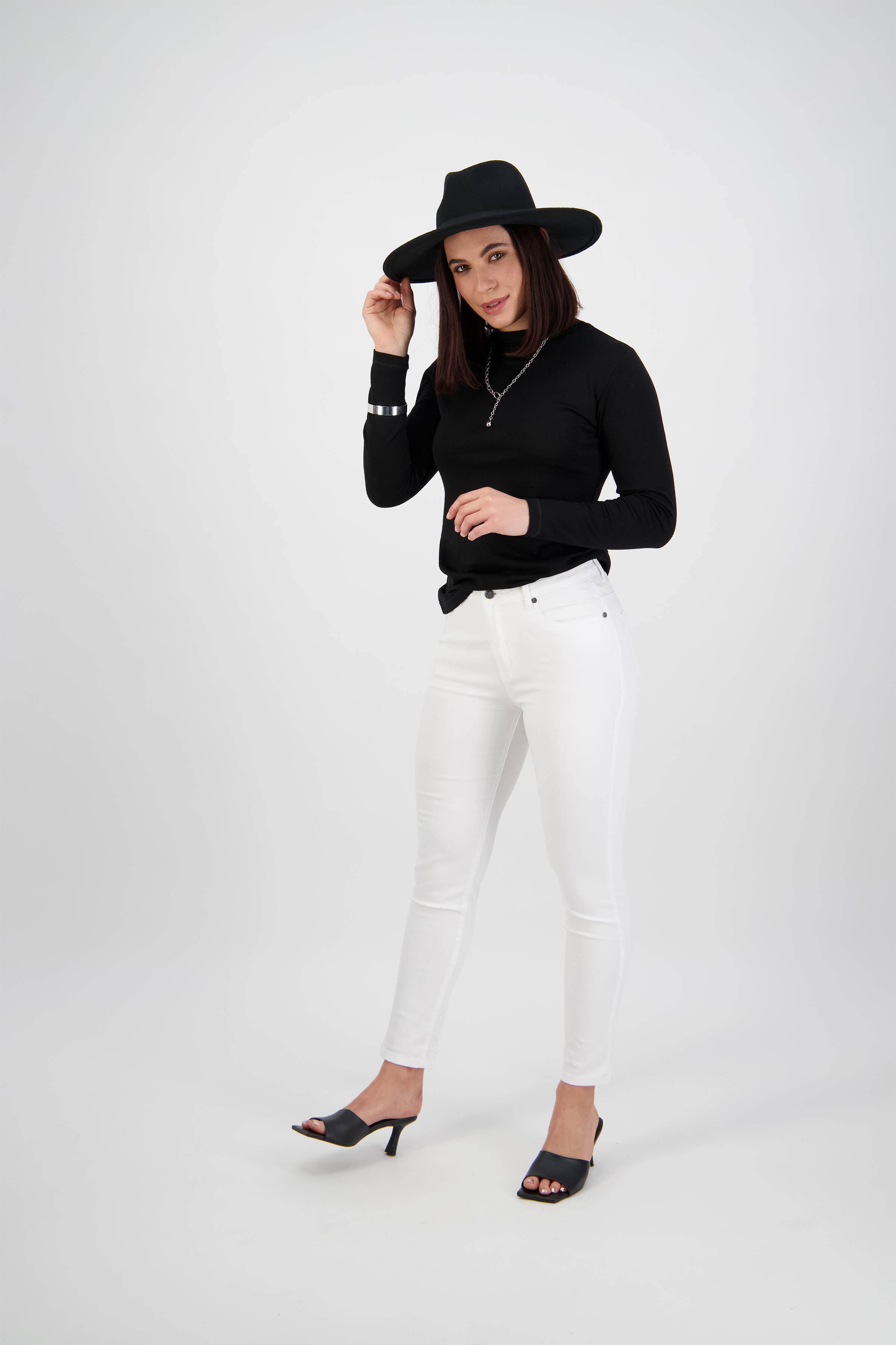 5825 White Denim - Skinny Leg Ankle Grazer Jean with Rhinestones - Vassalli