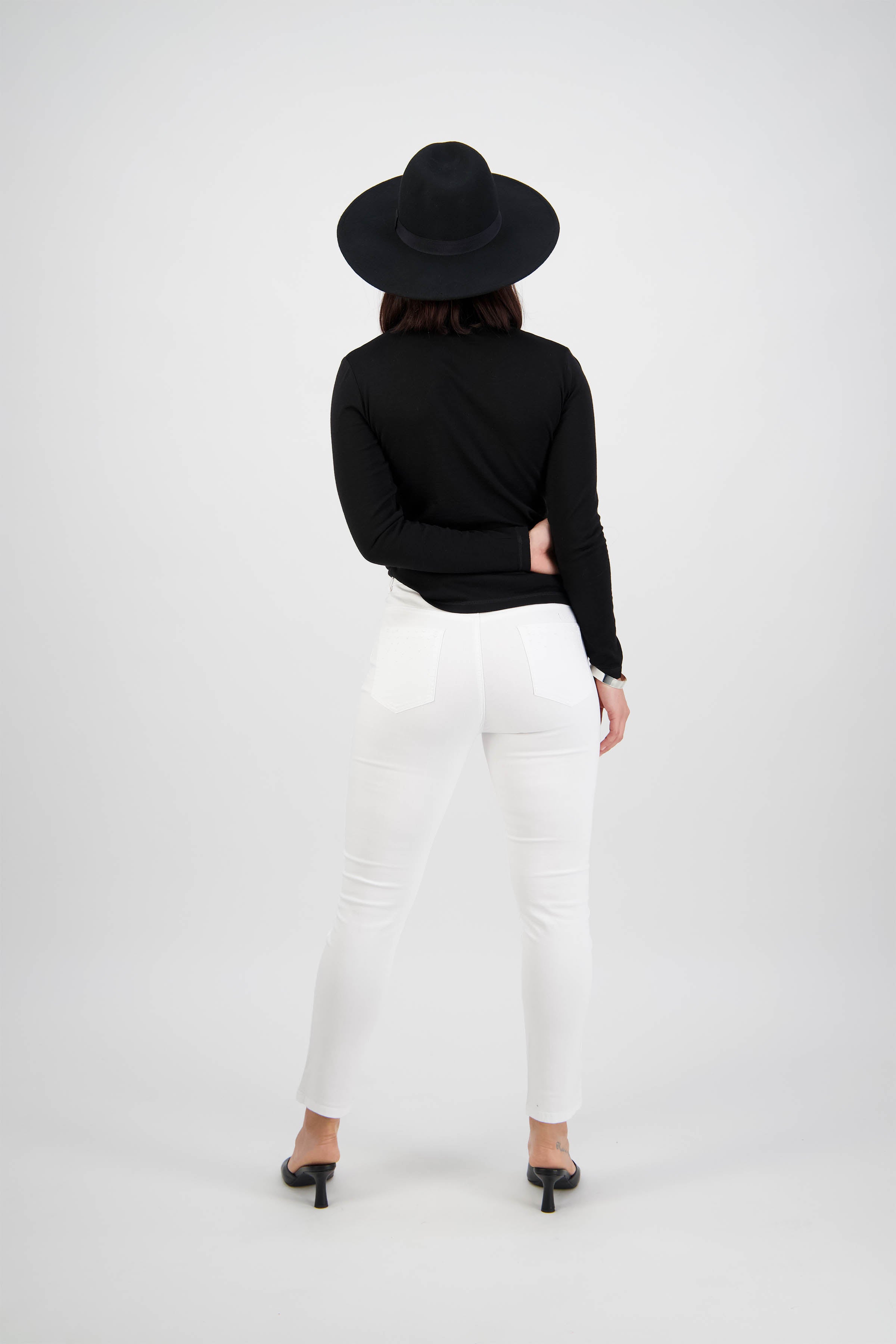 5825 White Denim - Skinny Leg Ankle Grazer Jean with Rhinestones - Vassalli