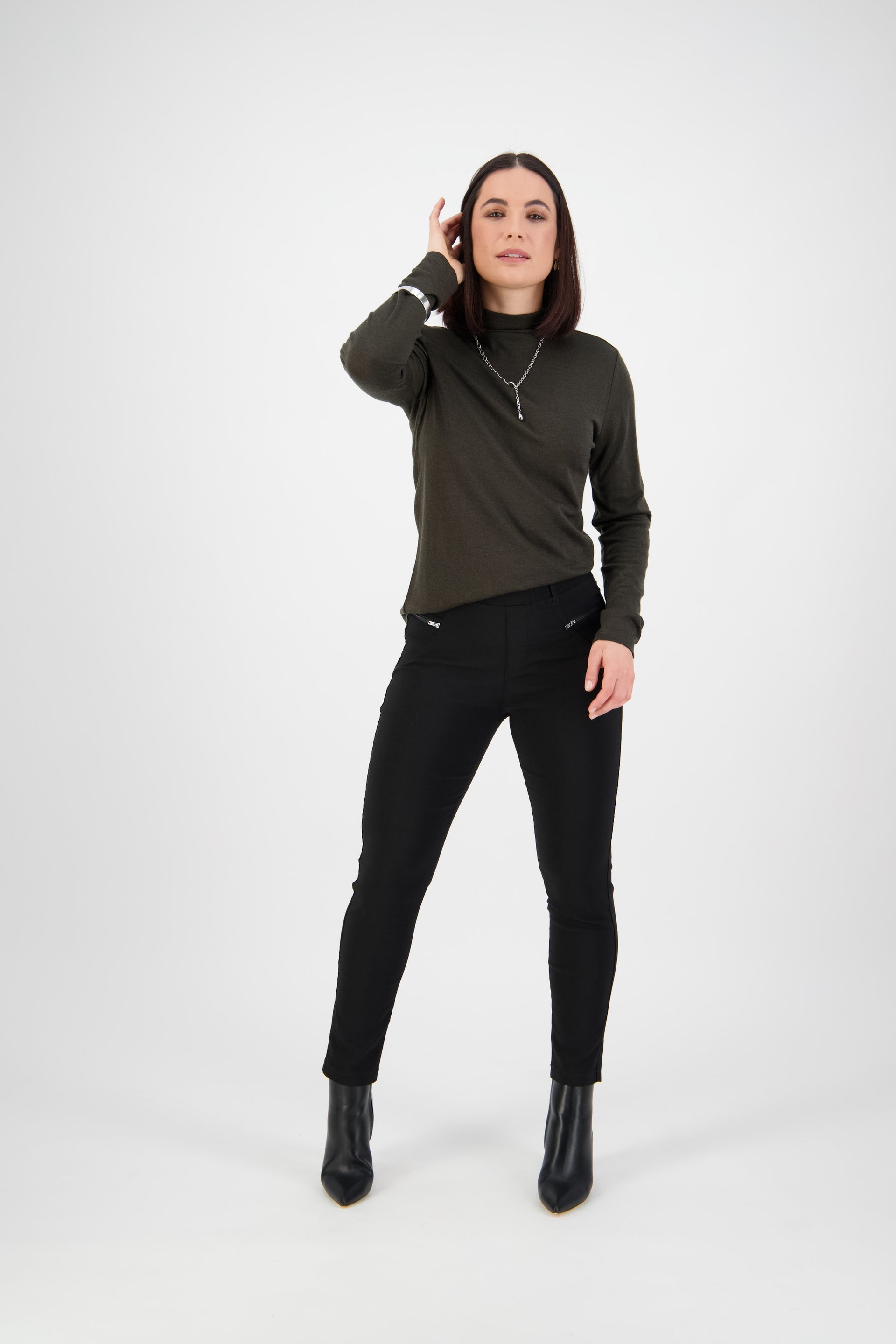 5853 Black - Skinny Leg Ankle Grazer Pull-On Pant - Vassalli