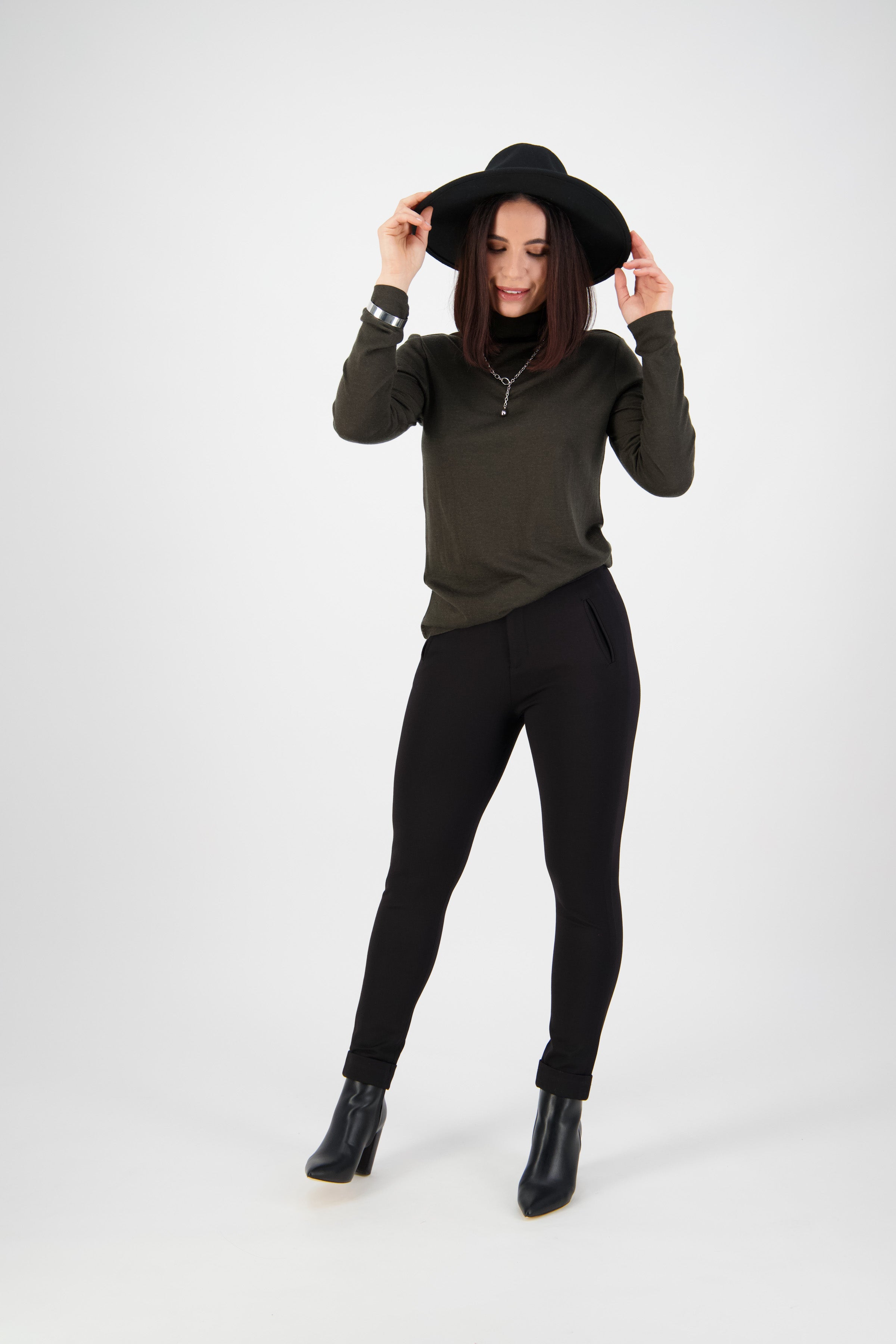 5894 Black - Full Length Cuffed Dress Pant in Ponti - Vassalli