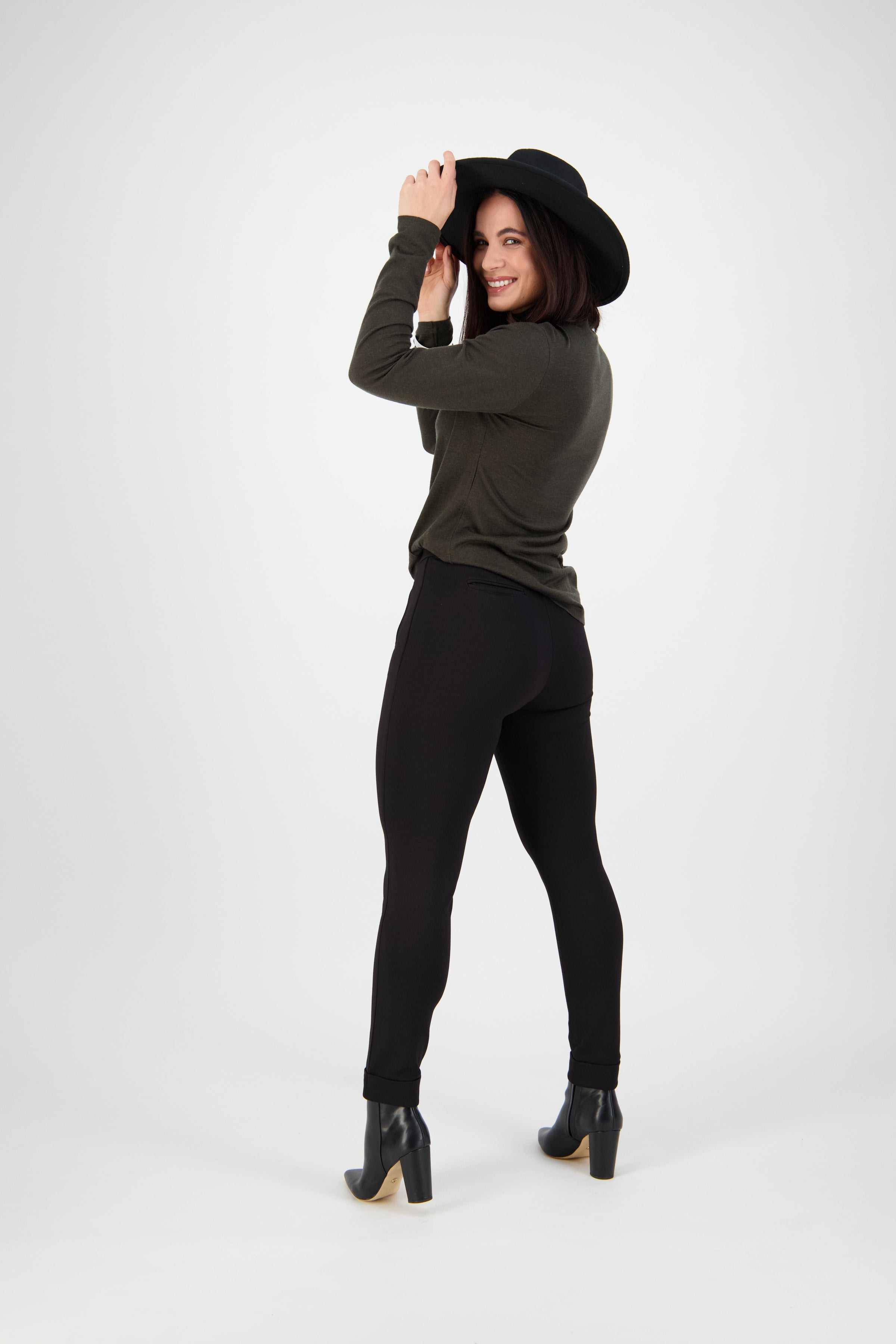5894 Black - Full Length Cuffed Dress Pant in Ponti - Vassalli