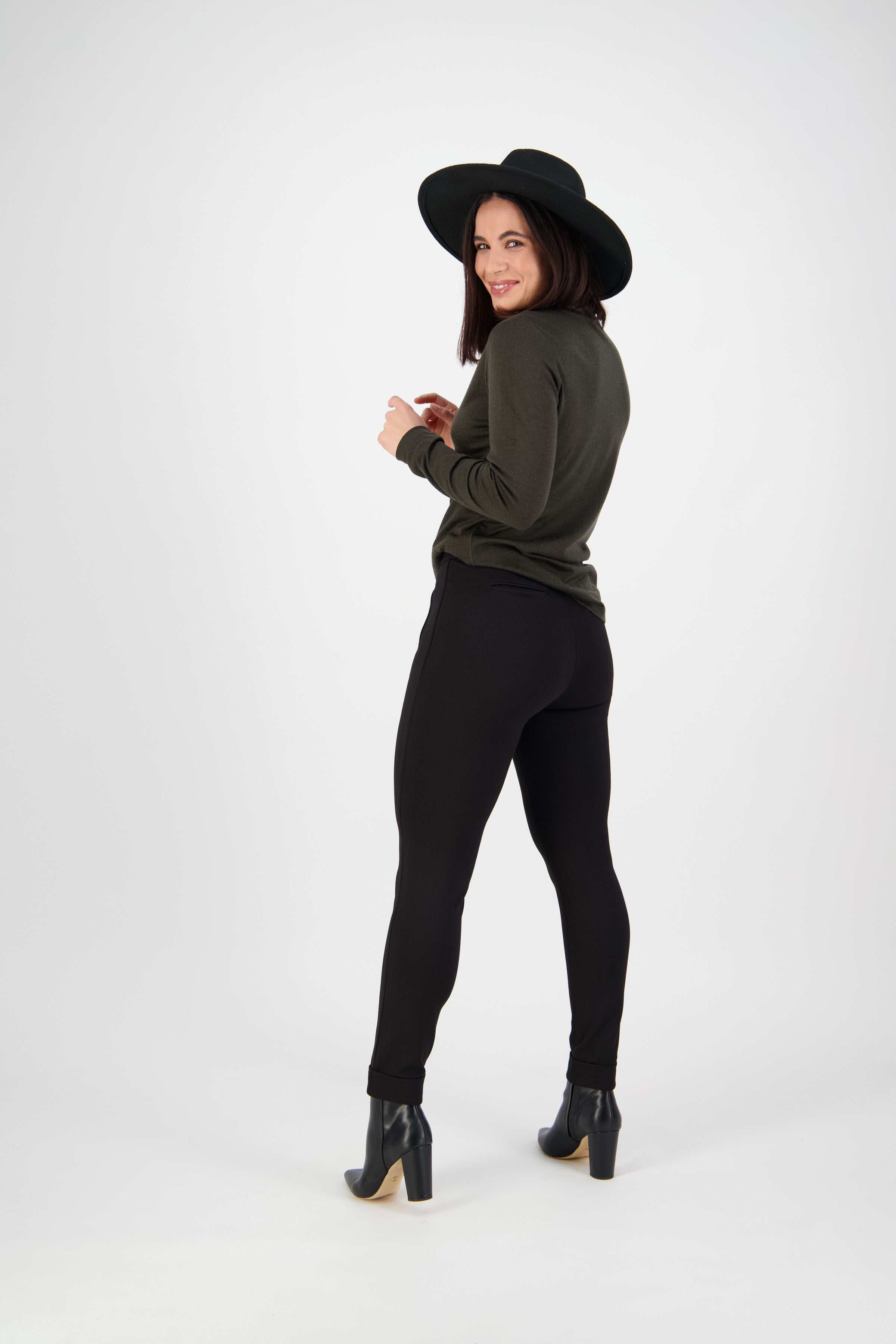 5894 Black - Full Length Cuffed Dress Pant in Ponti - Vassalli