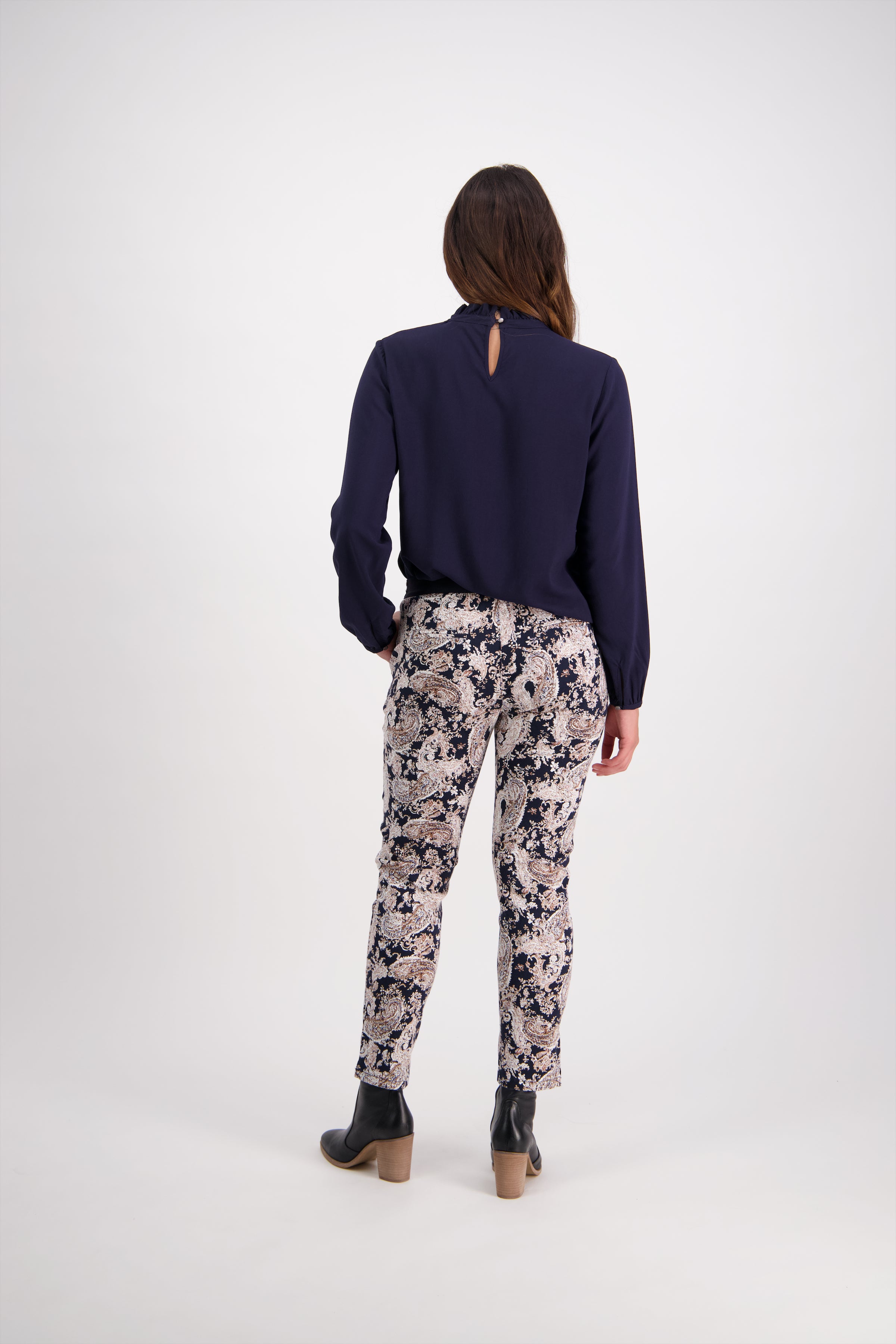 5899A Antique - Skinny Leg Ankle Grazer Printed Pant with Elastic Back Waist - Vassalli