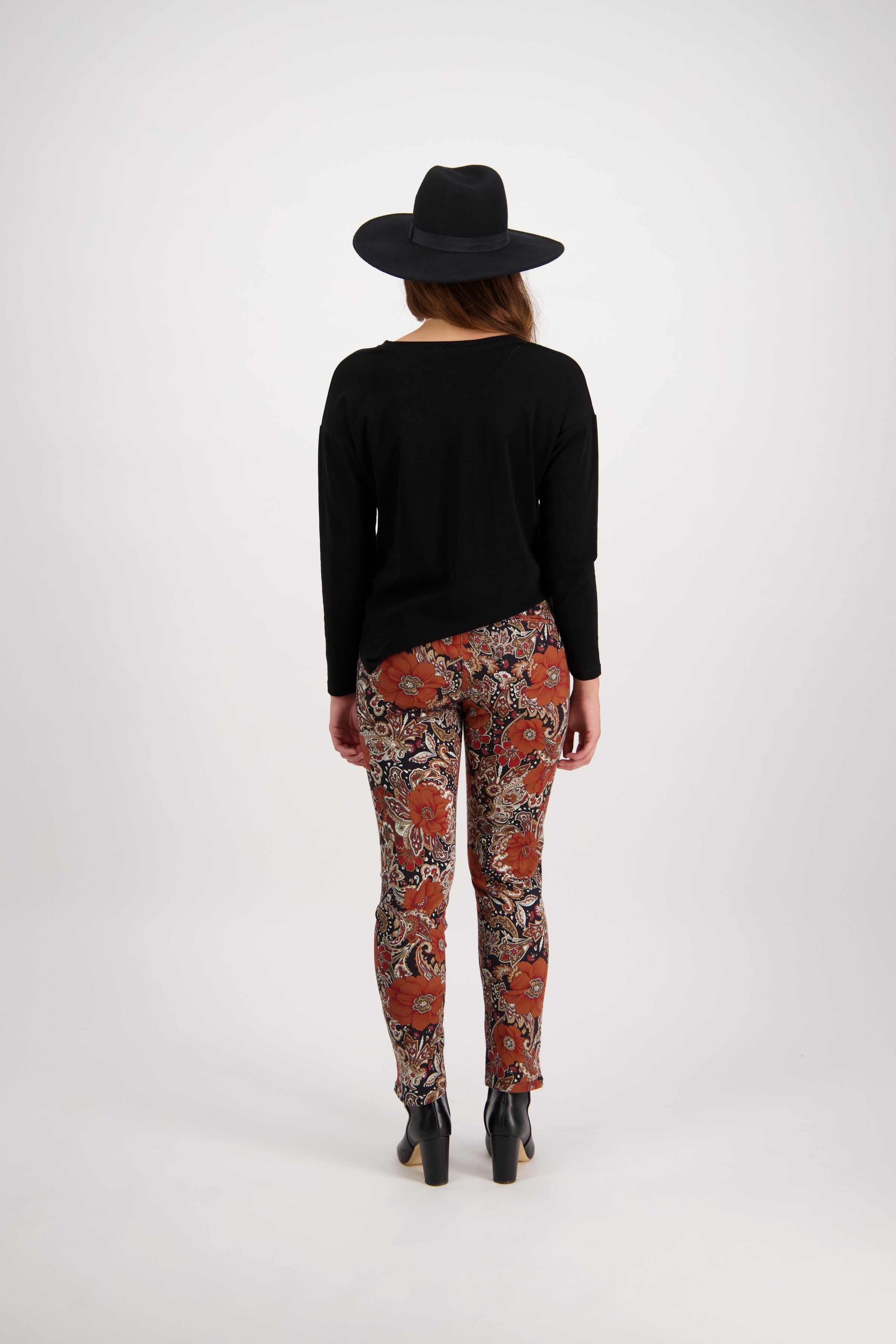5899A Bohemian - Skinny Leg Ankle Grazer Printed Pant with Elastic Back Waist - Vassalli