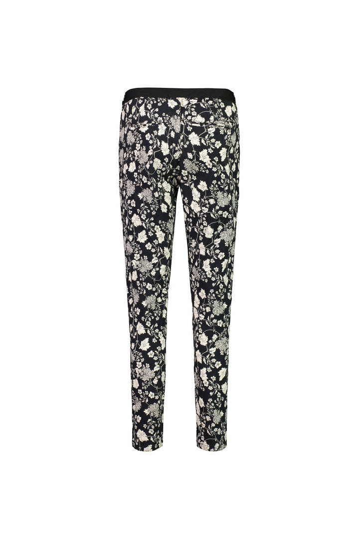 5899A Gypsy - Skinny Leg Ankle Grazer Printed Pant with Elastic - Vassalli