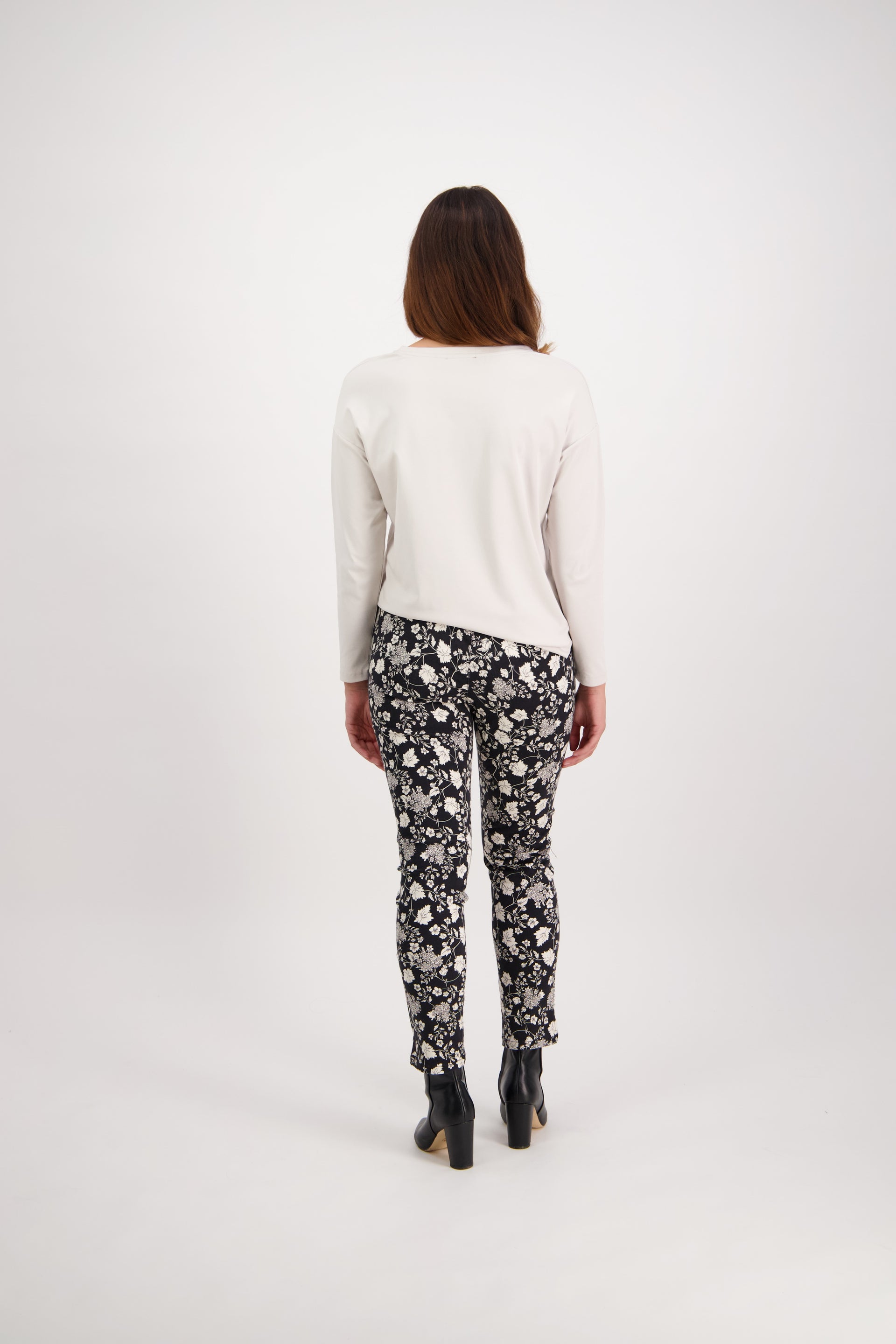 5899A Gypsy - Skinny Leg Ankle Grazer Printed Pant with Elastic - Vassalli