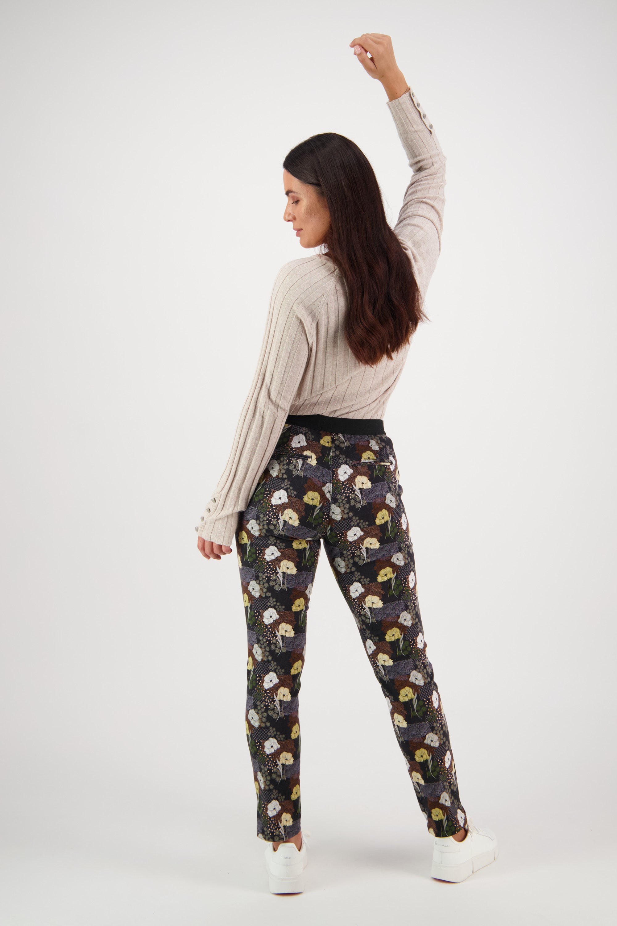 5899A Karma - Skinny Leg Ankle Grazer Printed Pant with Elastic Back Waist - Vassalli