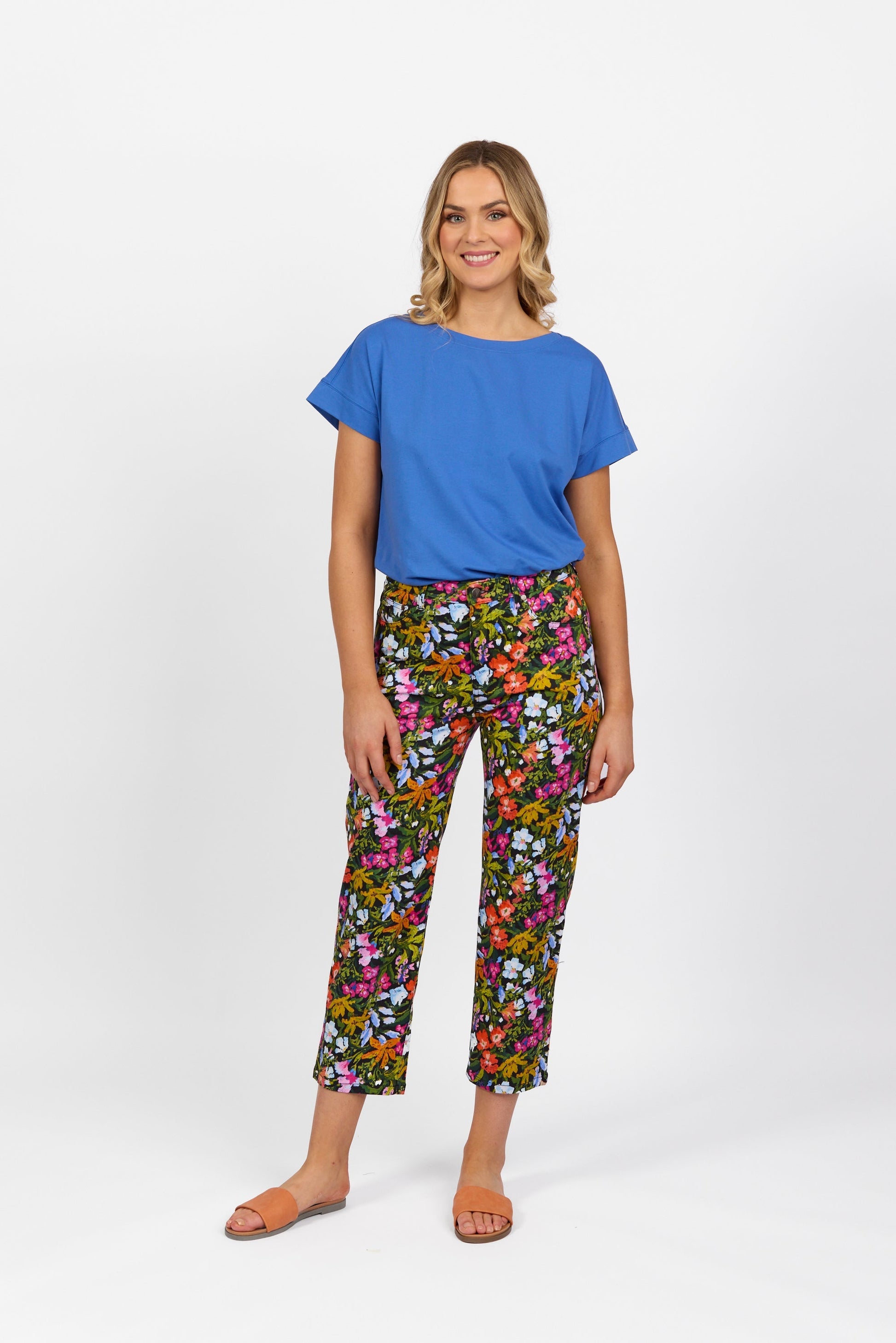 5973LW Lola - Plain Lightweight Slim Leg 7/8 Length Pant With Fly - Vassalli