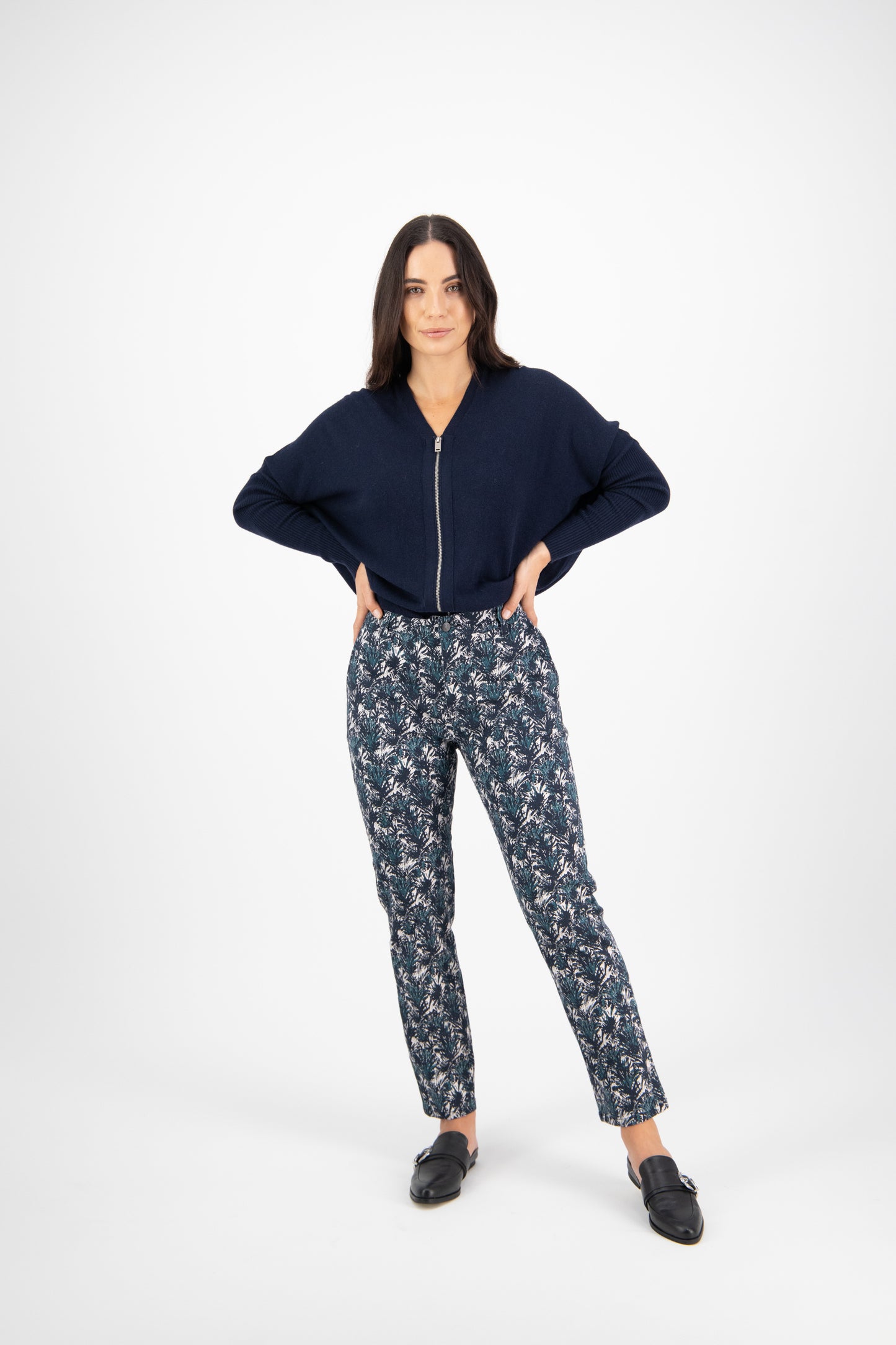5985 Aspen - Slim Leg Ankle Grazer Printed Pant with Elastic Back Waist - Vassalli