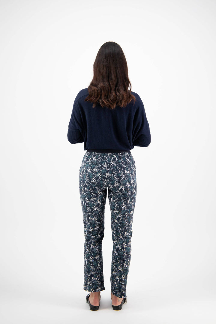 5985 Aspen - Slim Leg Ankle Grazer Printed Pant with Elastic Back Waist - Vassalli