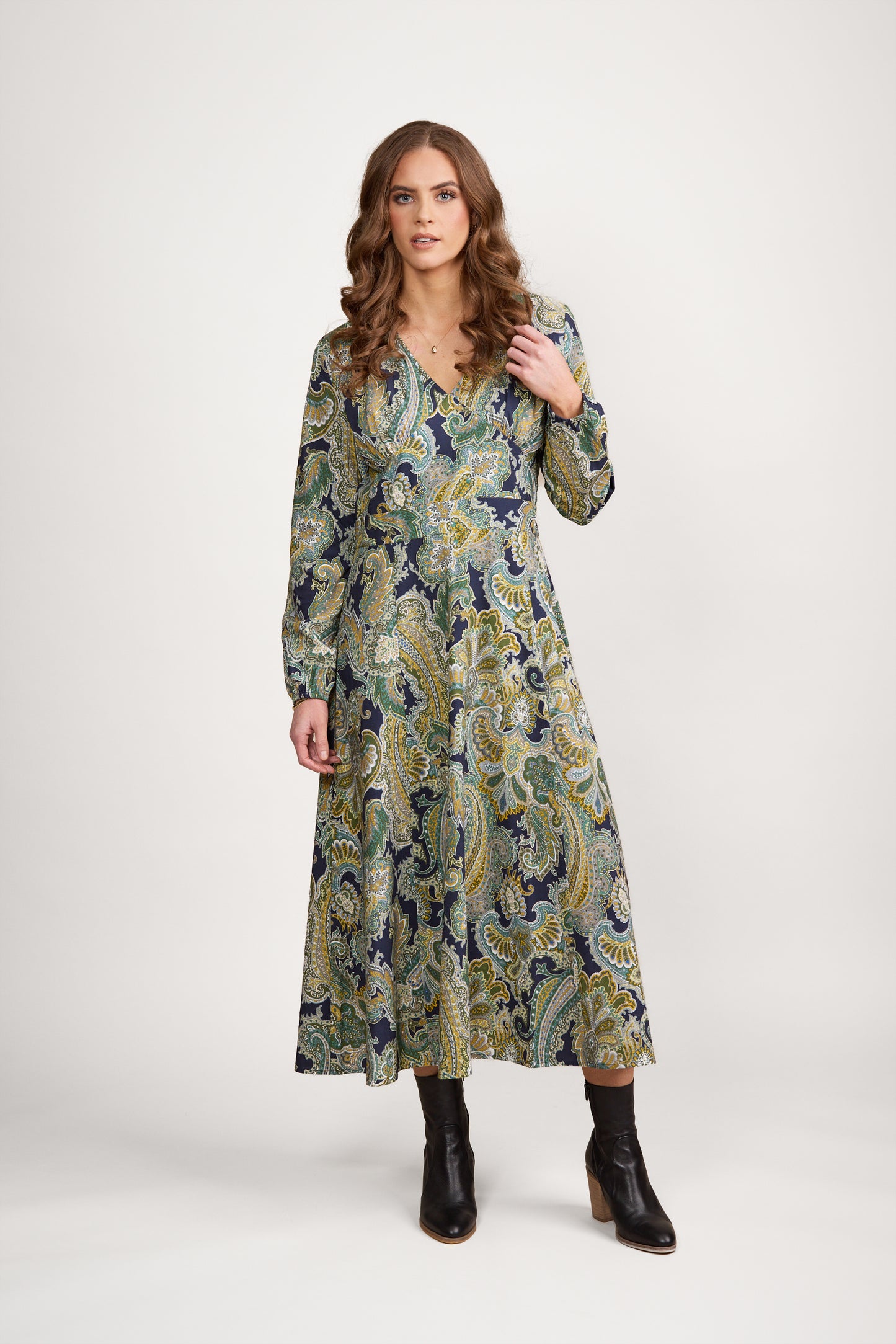 6108 Liberty - Long Sleeve V Neck Dress - Vassalli