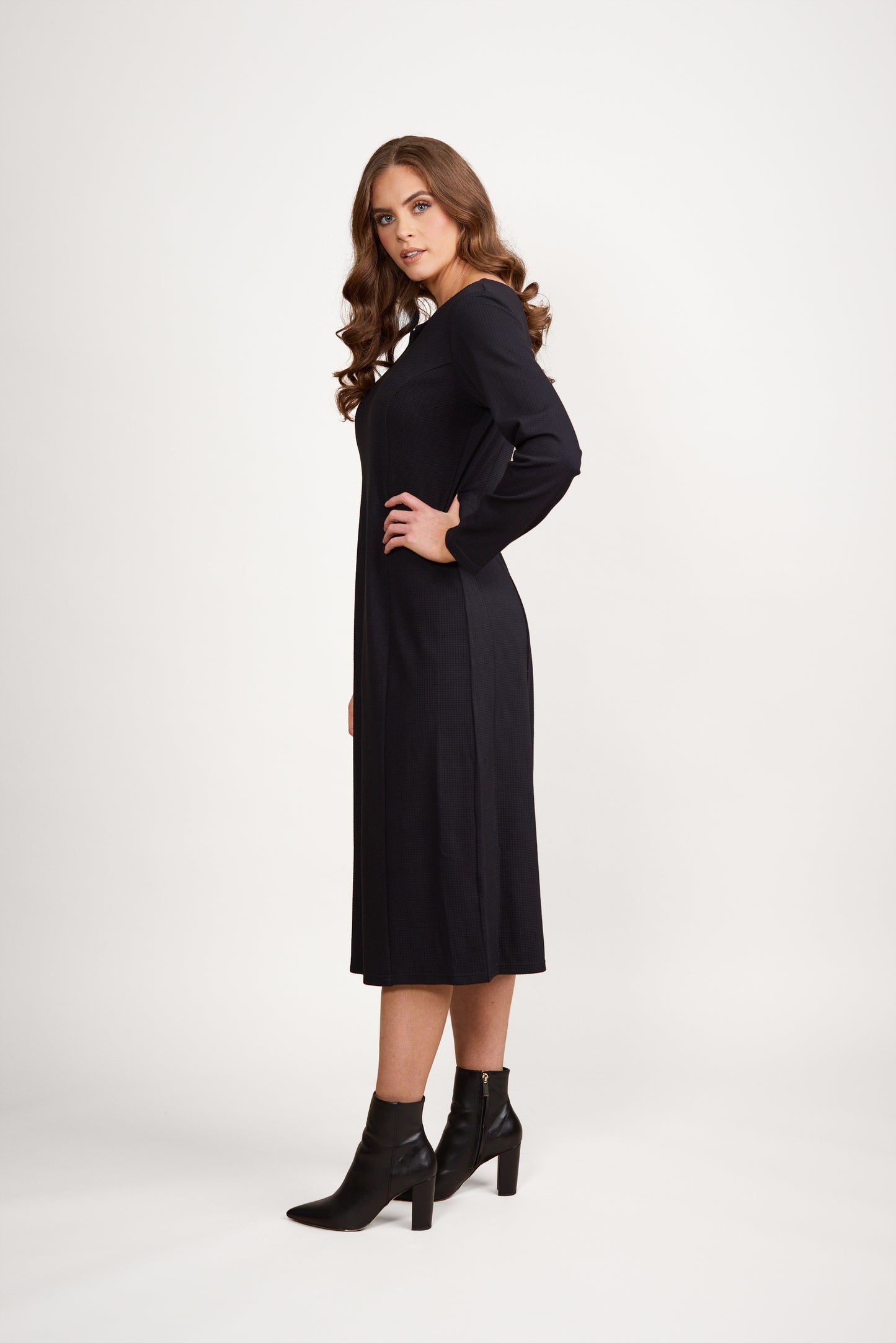 6109 Midnight - Long Sleeve Knit Dress - Vassalli