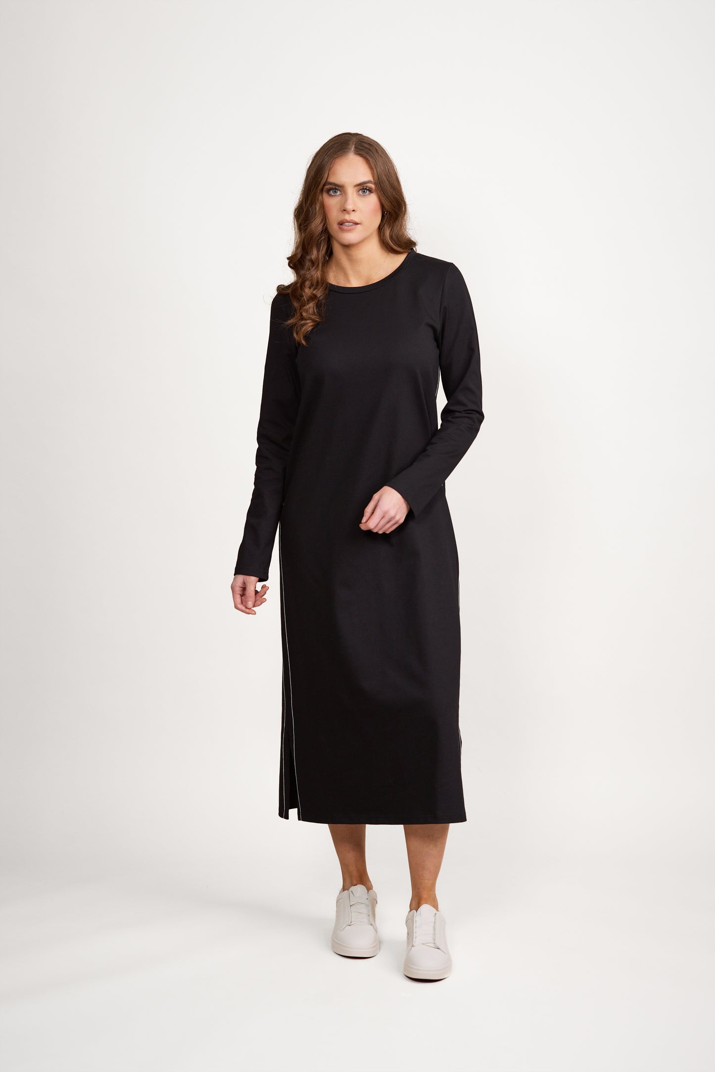 6110 Black/White - Long Sleeve Knit Dress with Tie Back and Contrast Stitch Detail - Vassalli