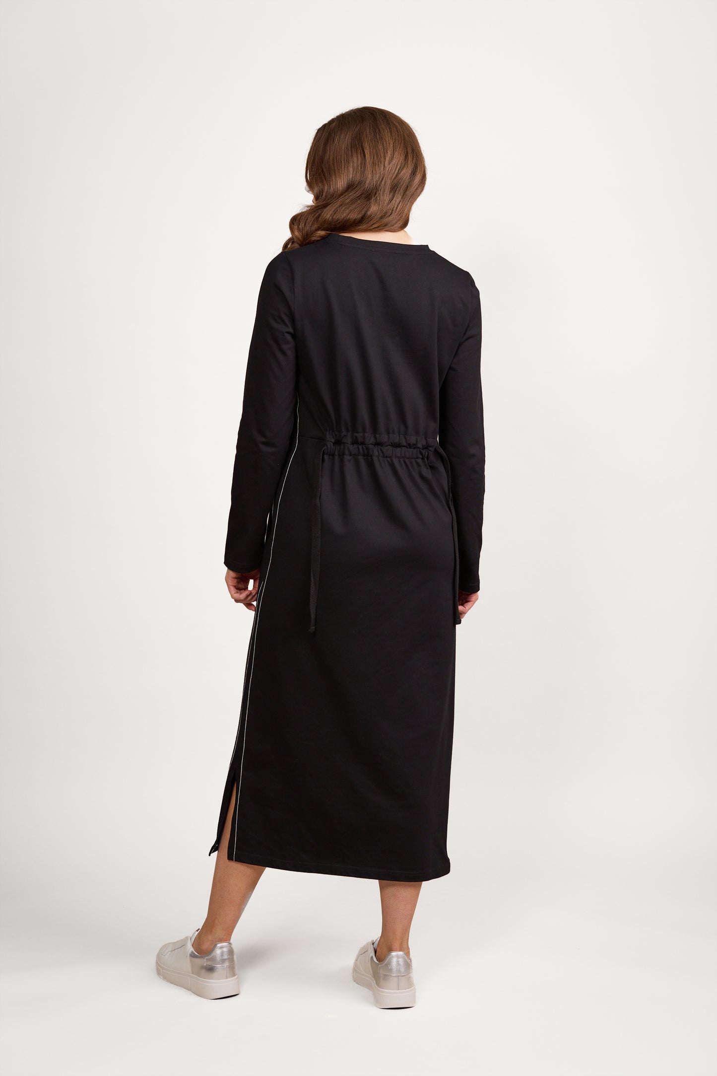 6110 Black/White - Long Sleeve Knit Dress with Tie Back and Contrast Stitch Detail - Vassalli