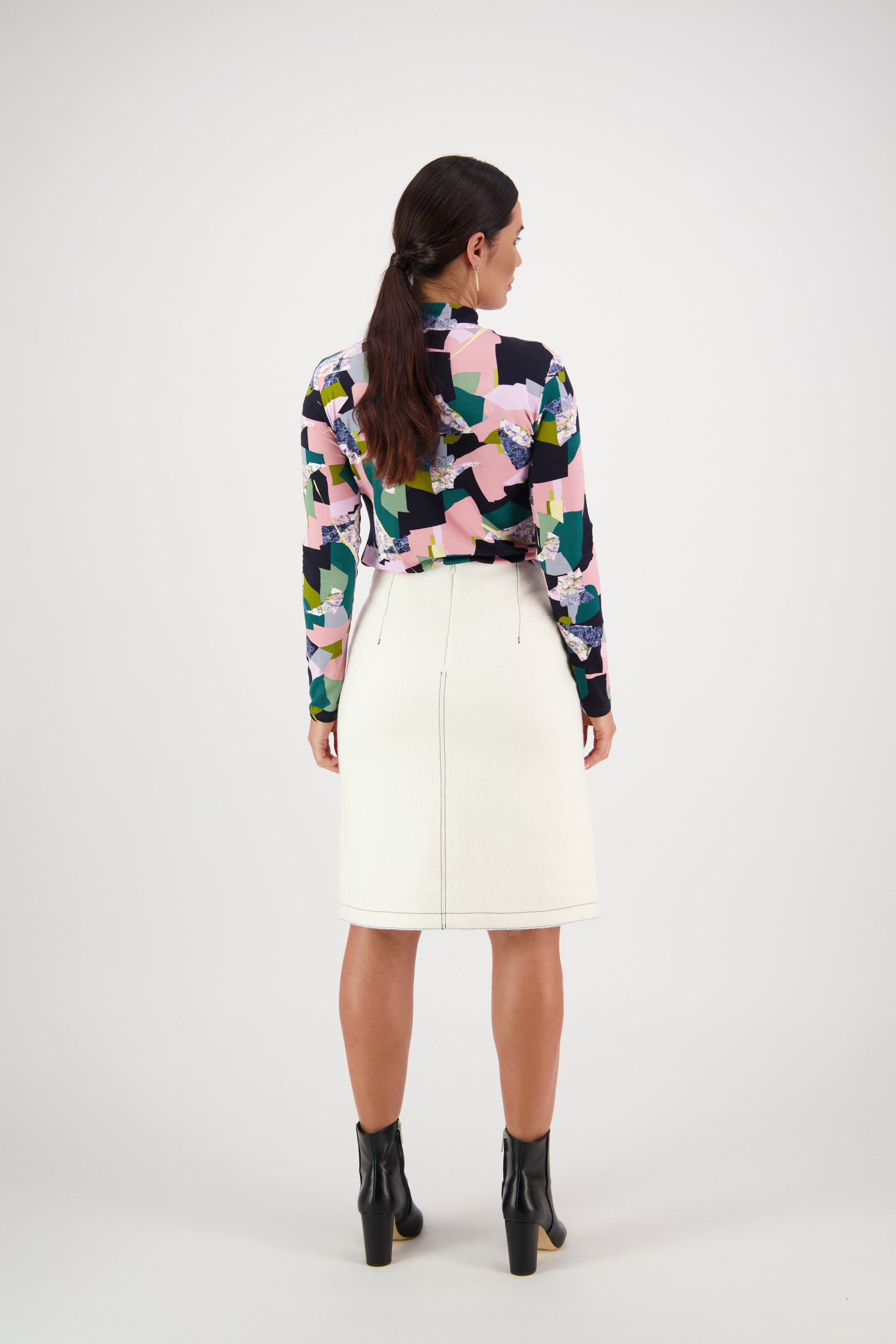 7054W Off White - Knee Length Skirt with Front Patch Pockets and Contrast Stitch - Vassalli