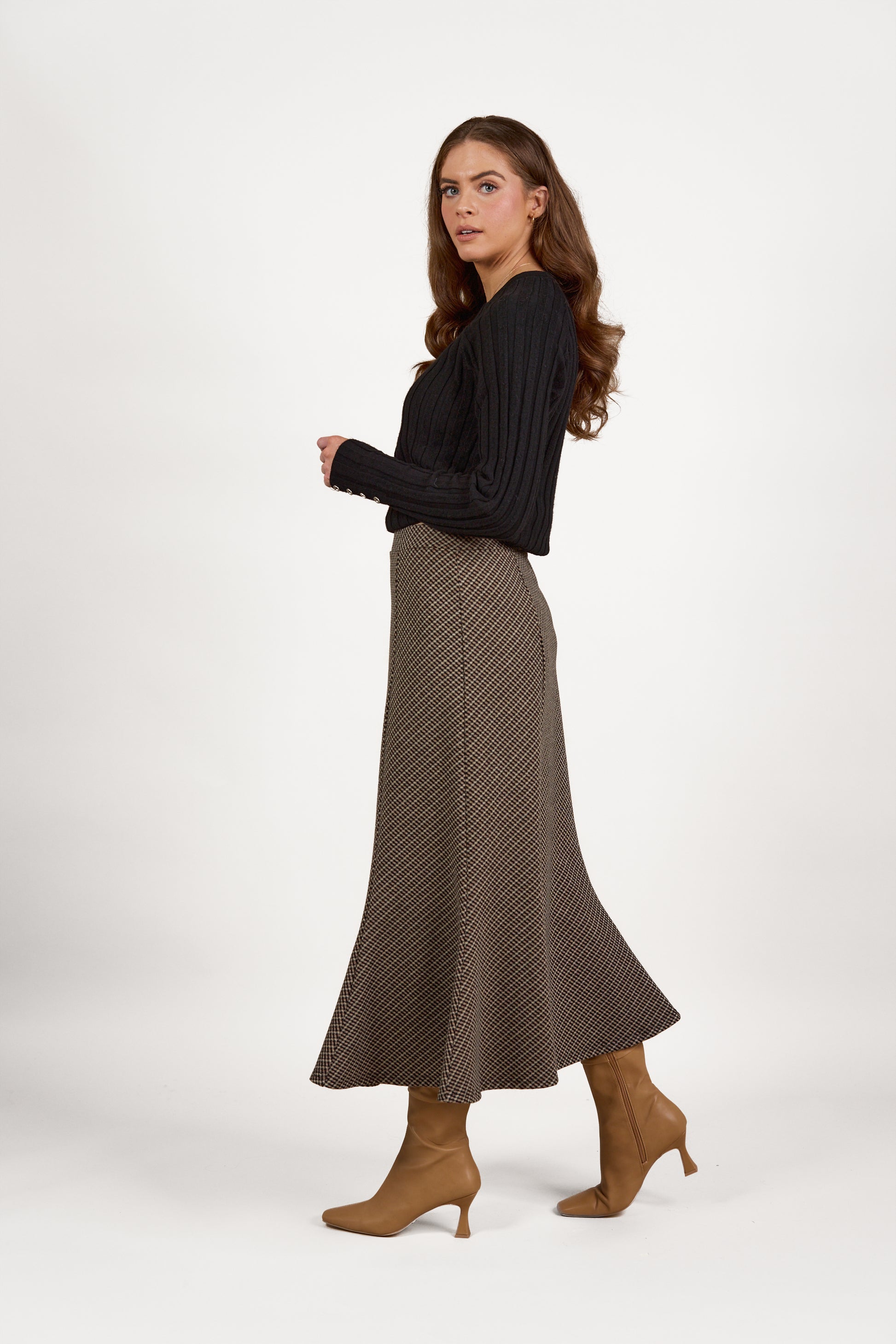 7055A Brentwood - Mid Length Fluted Skirt - Vassalli