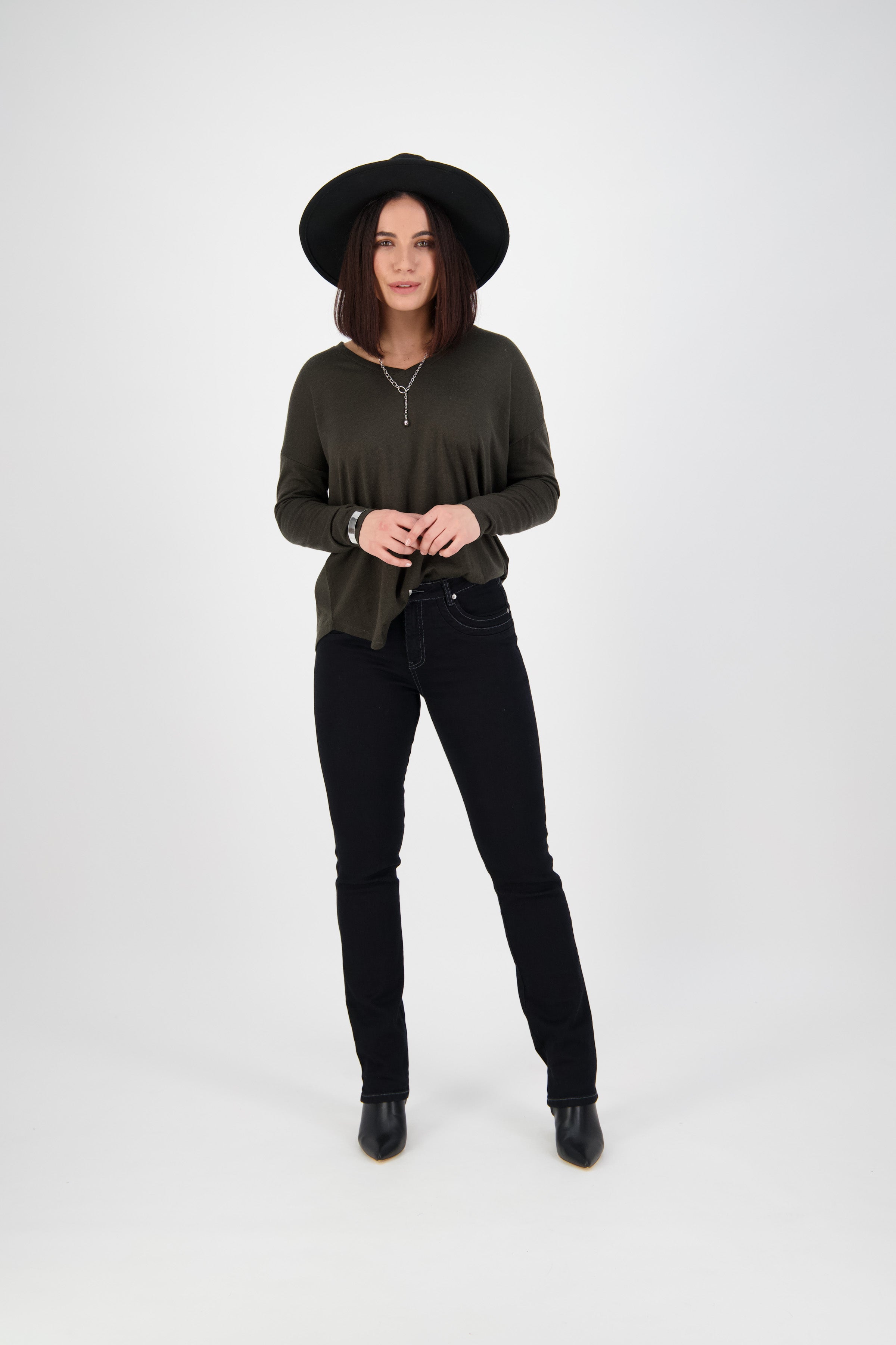 9901 Black Denim - Slim Leg Full Length Jean - Vassalli