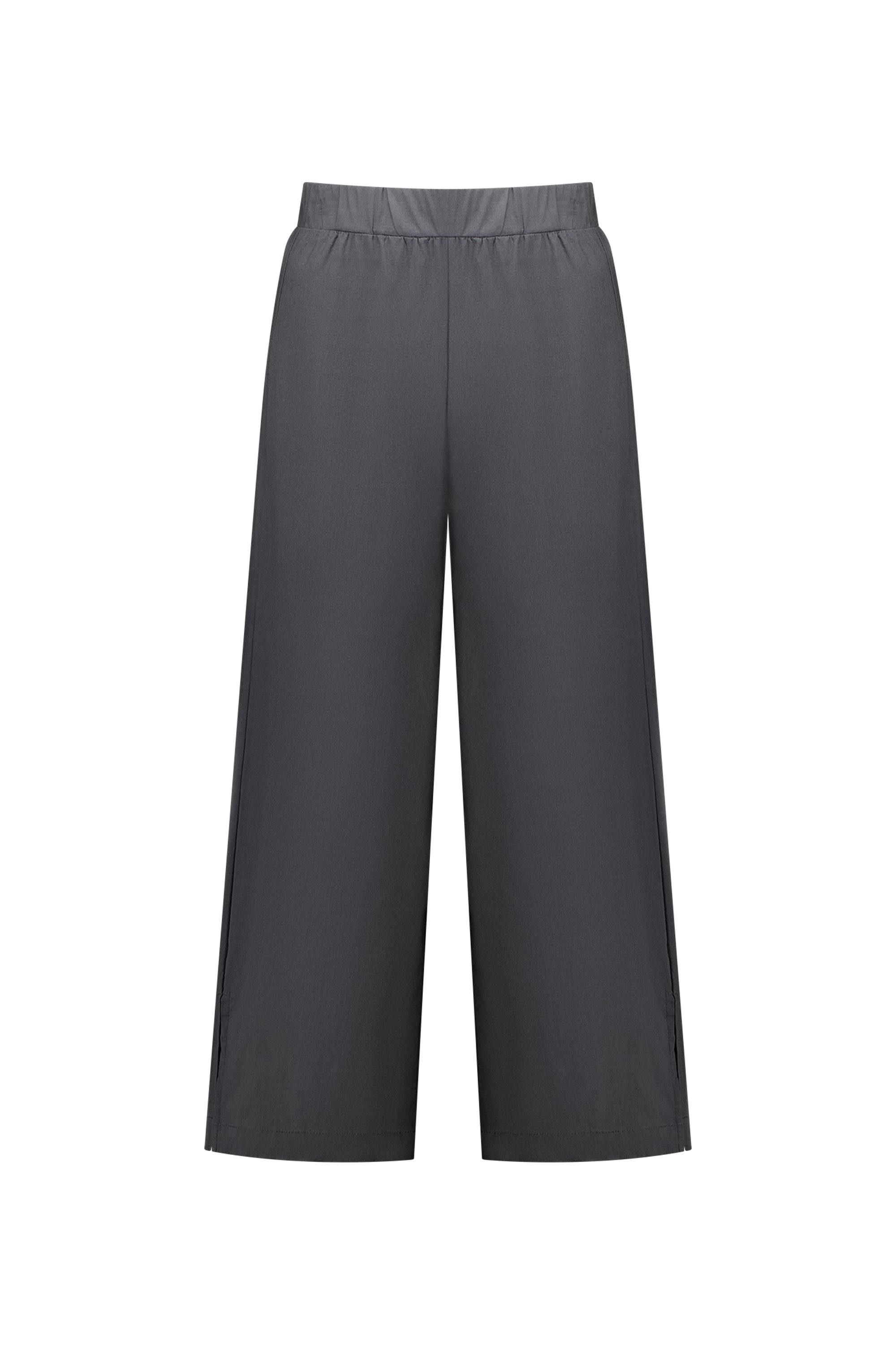 Vassalli Paris Wide Leg Crop - Beluga: Gray, wide-leg, ankle-length pants made with stretch fabric and an elastic waistband, shown on a white background.