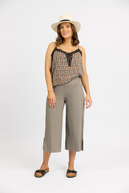 P6426 Latte - Paris Wide Leg Crop - Vassalli