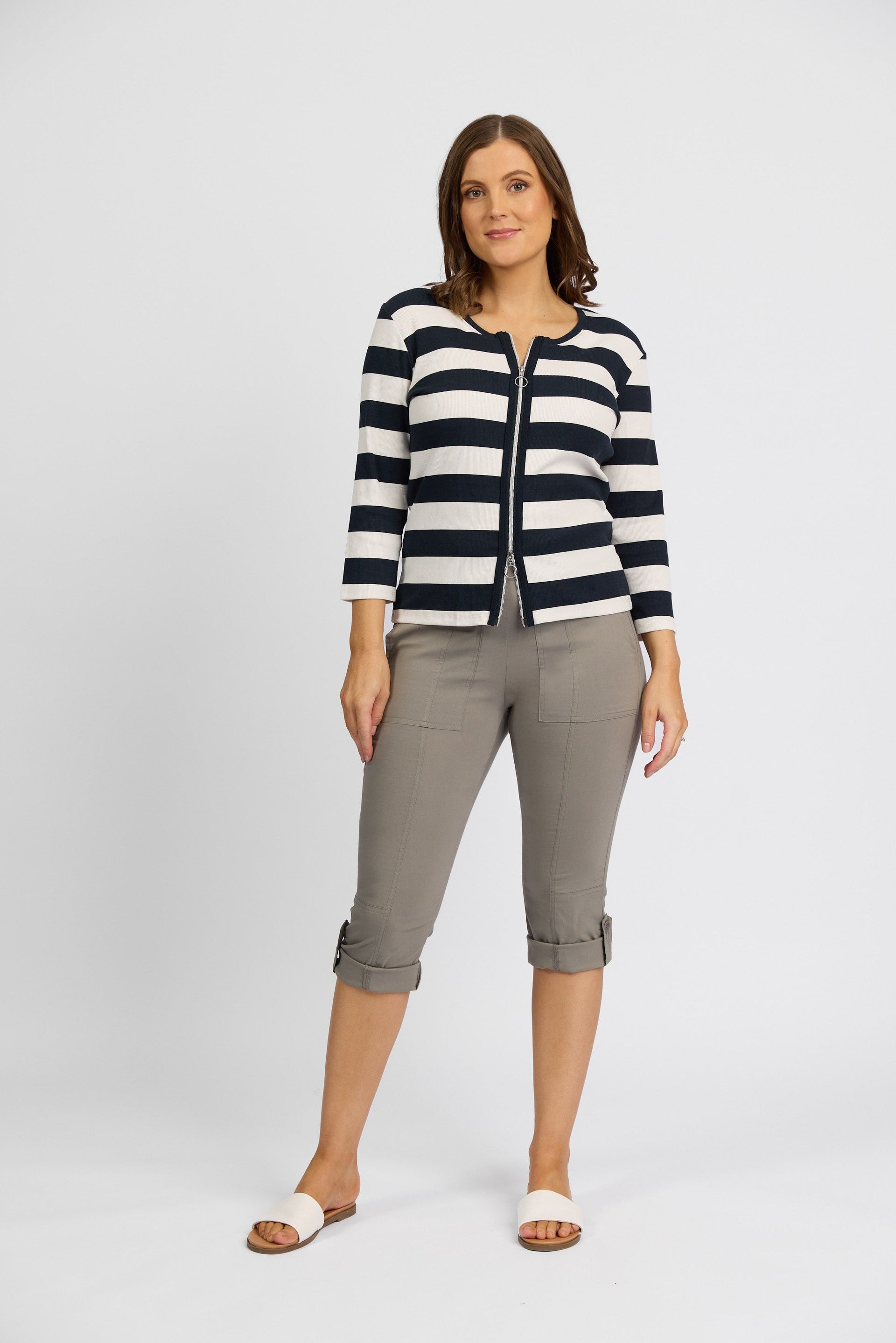 P7065 Latte - Paris Cargo 3/4 Short - Vassalli