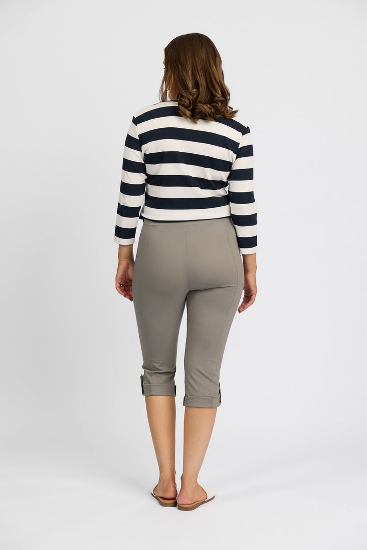 P7065 Latte - Paris Cargo 3/4 Short - Vassalli