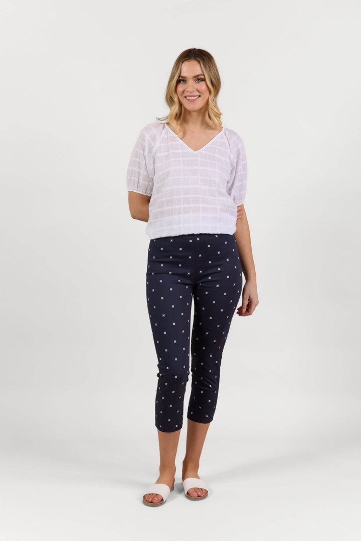 S271LW Navy Daisy - Skinny Leg 7/8 Length Lightweight Pull-On - Vassalli
