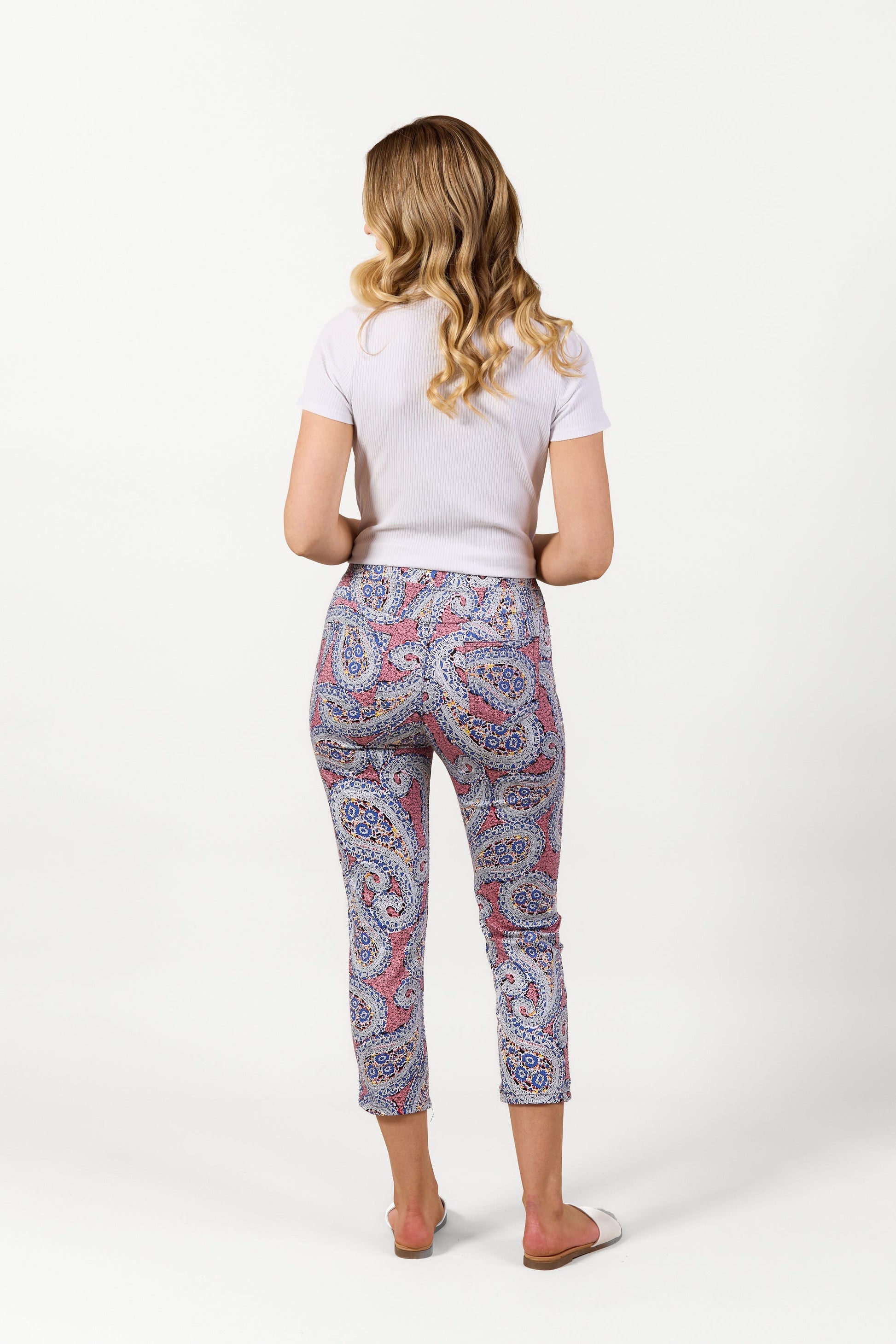 S271LW Paisley - Skinny Leg 7/8 Length Lightweight Pull-On - Vassalli