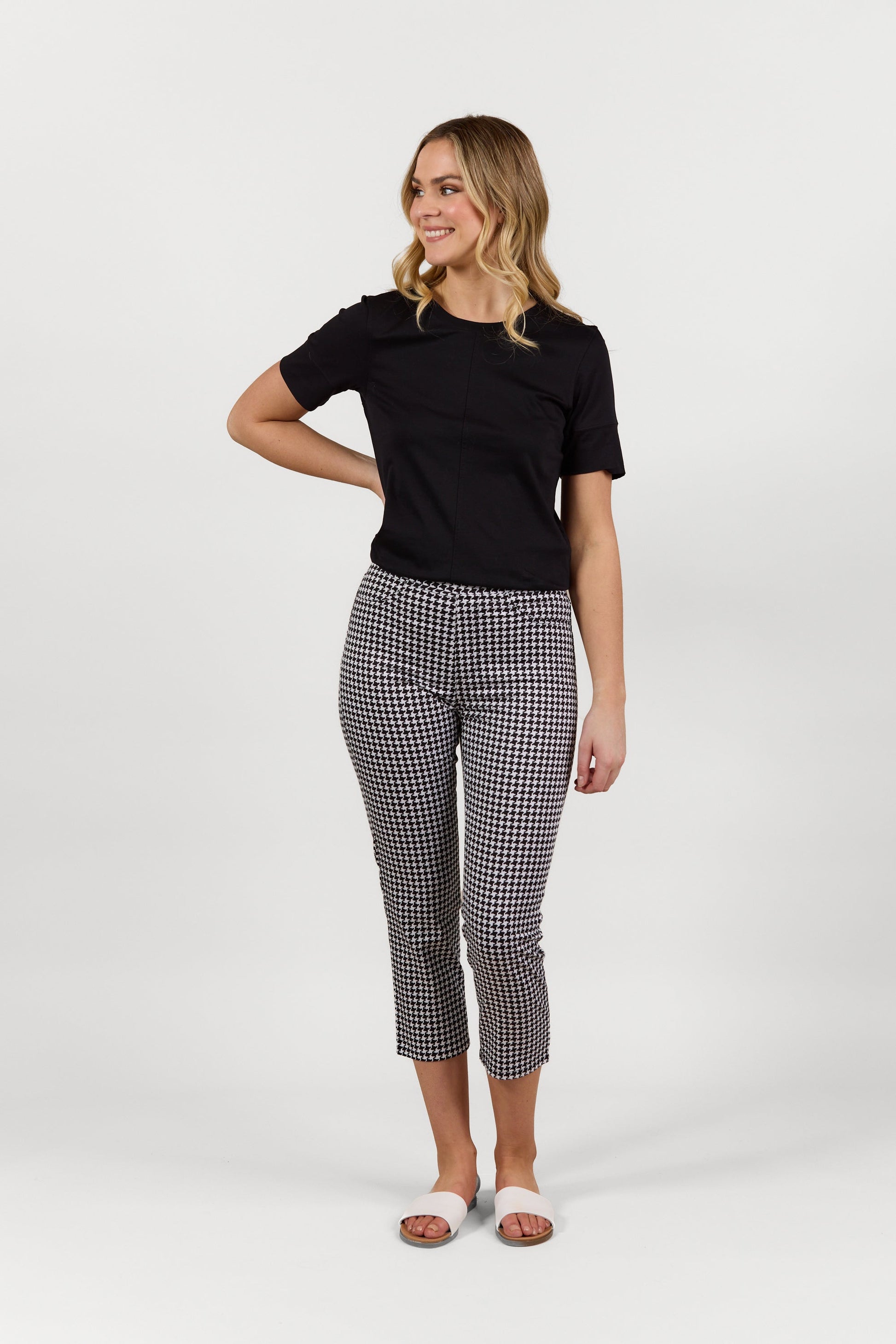 S274LW Houndstooth - Slim Leg 7/8 Length Lightweight Pull On - Vassalli