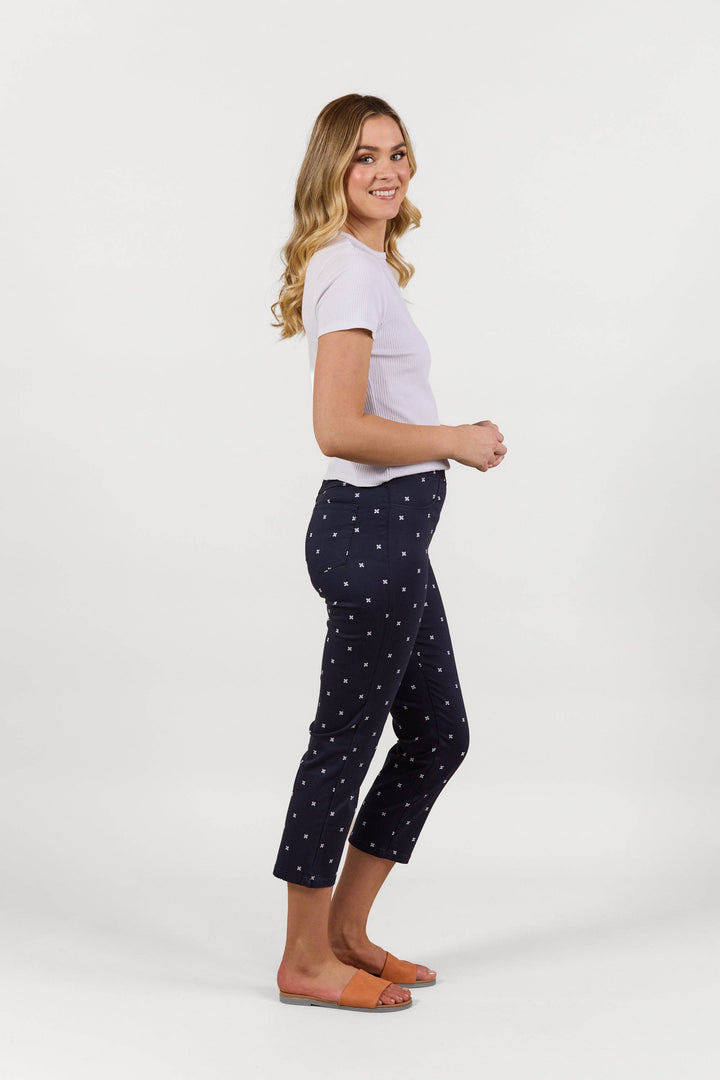 S274LW Navy Daisy - Slim Leg 7/8 Length Lightweight Pull-On - Vassalli