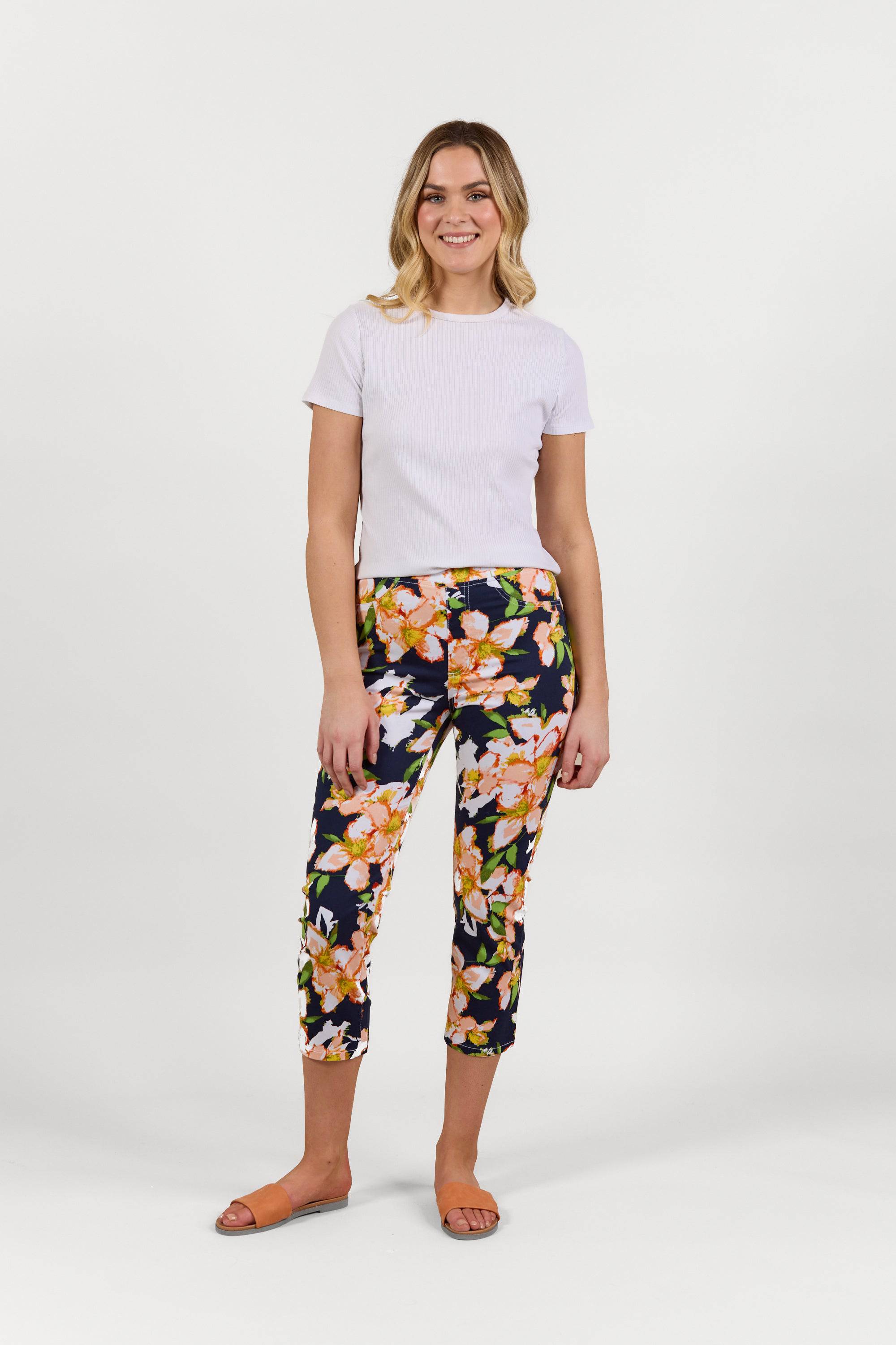 S274LW Peachy - Slim Leg 7/8 Length Lightweight Pull-On - Vassalli