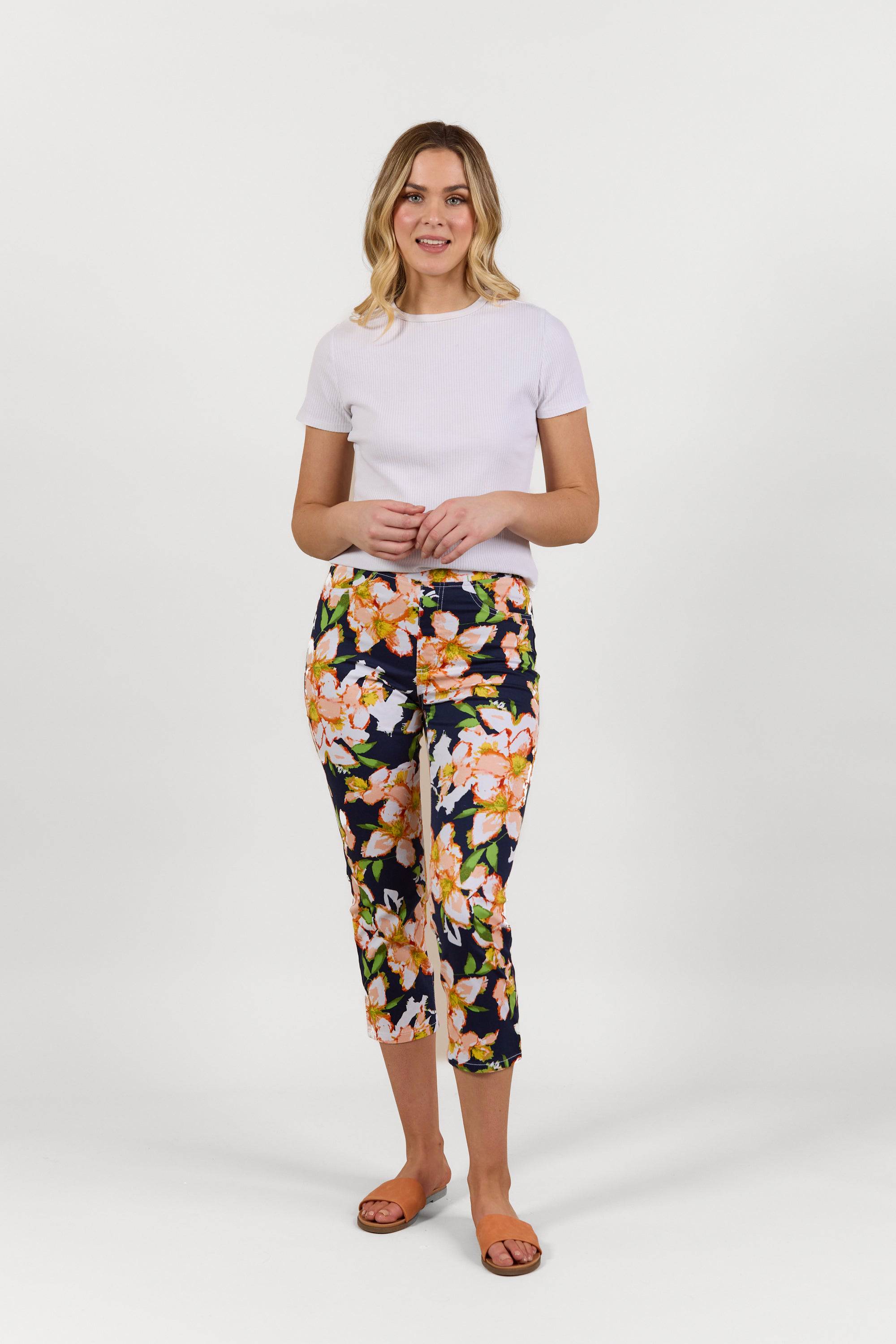 S274LW Peachy - Slim Leg 7/8 Length Lightweight Pull-On - Vassalli