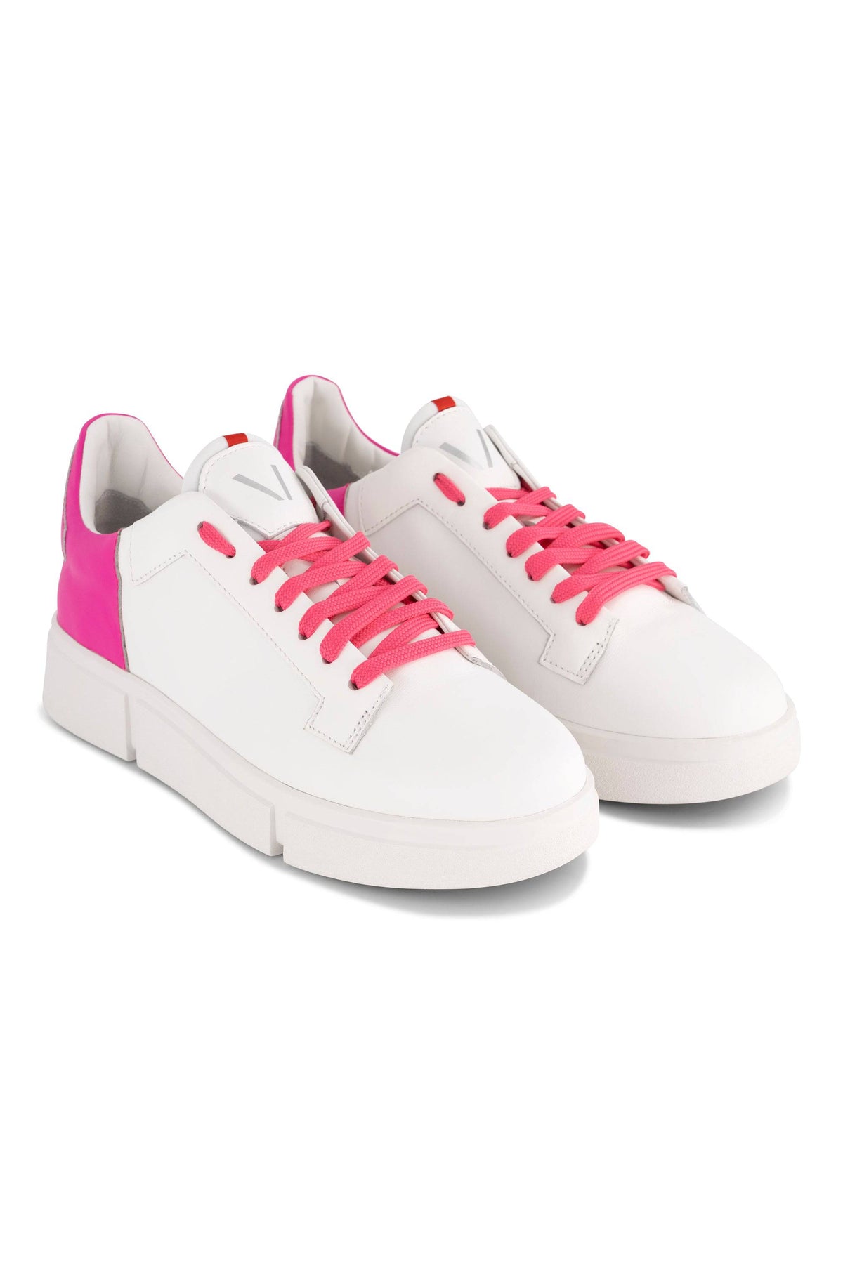 A pair of Vassalli VS-001 White/Fuchsia laced sneakers with bright pink laces and pink heel accents, shown against a plain white background.