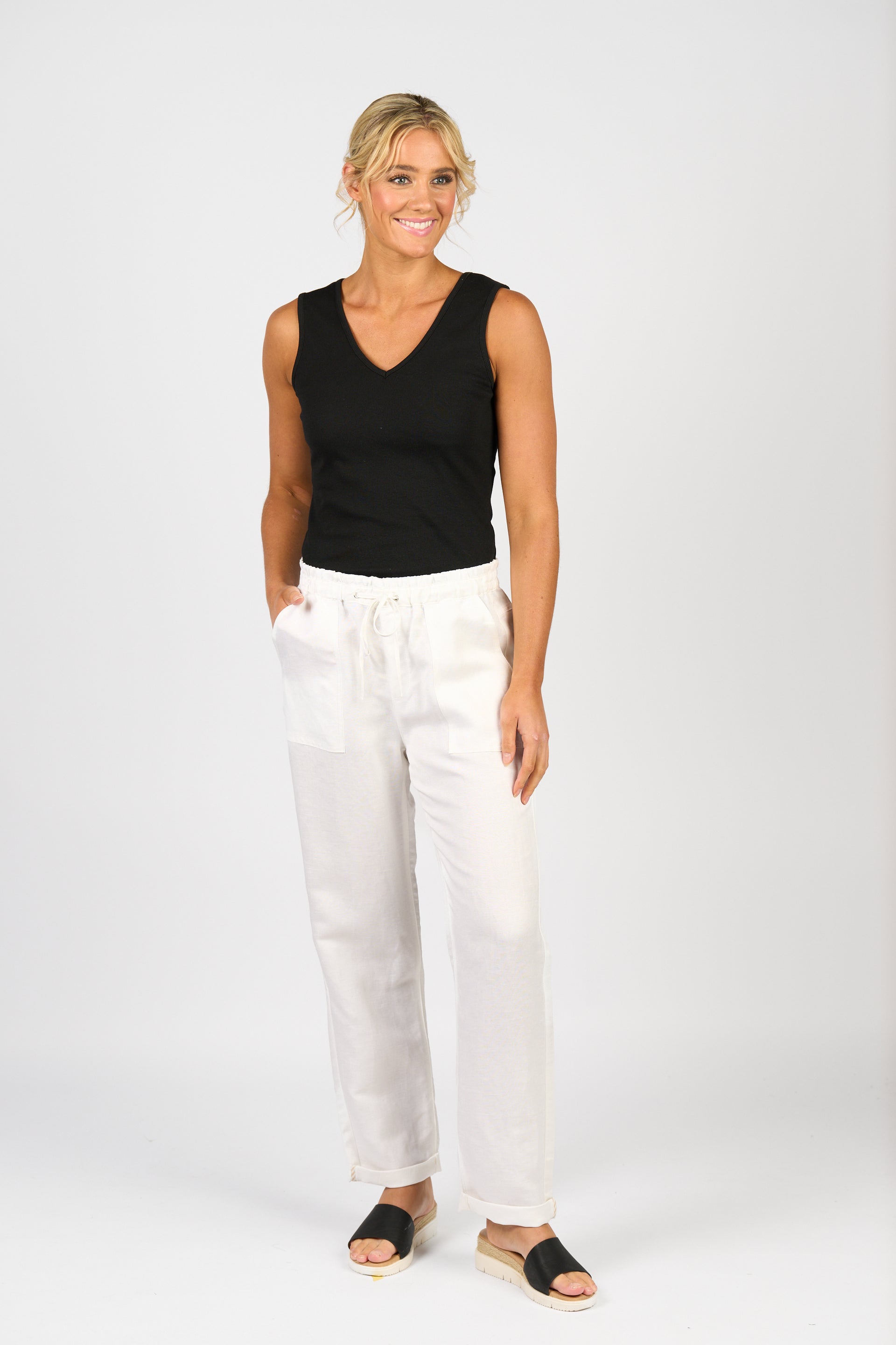 5016 Ankle Grazer Pant - White - Vassalli