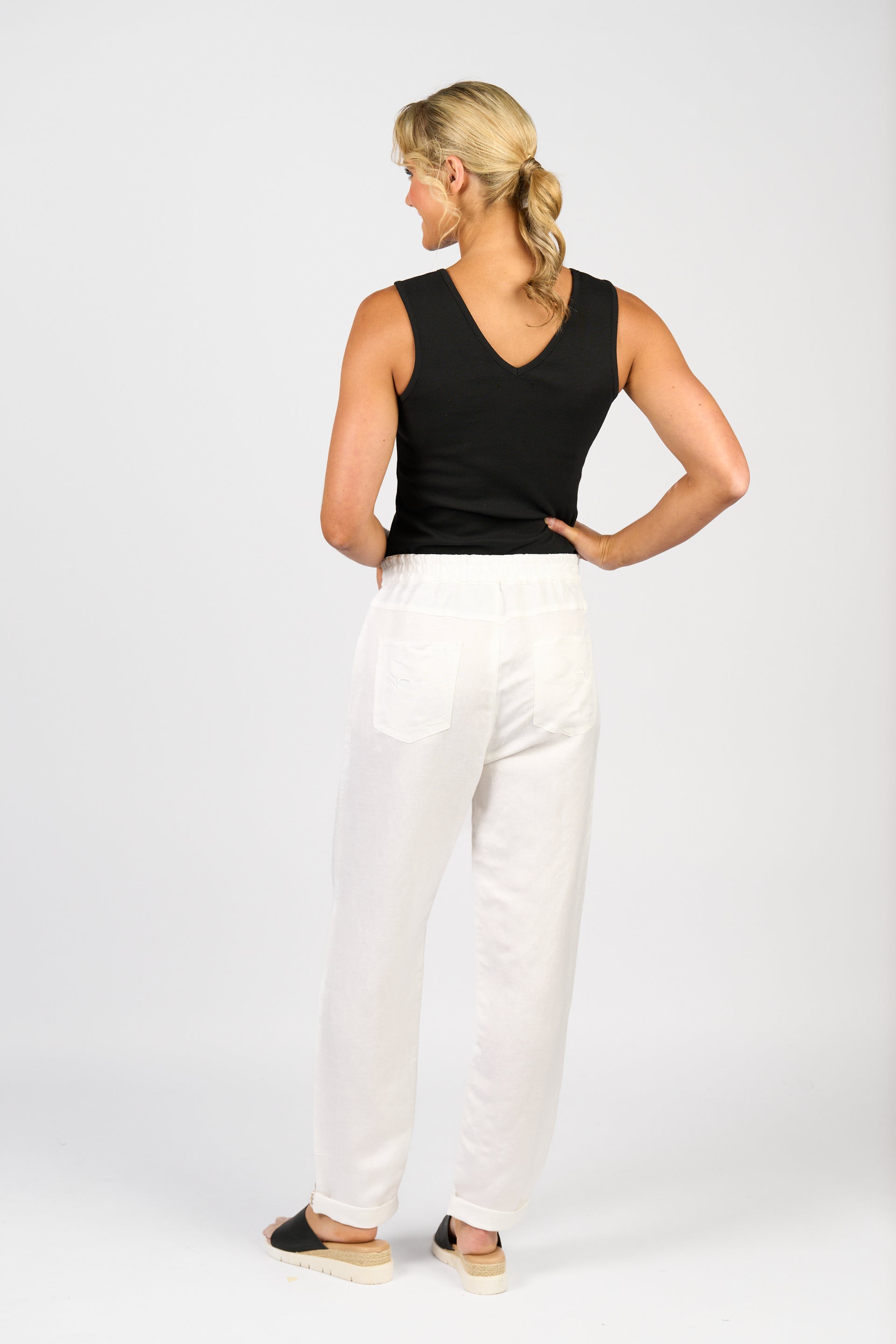 5016 Ankle Grazer Pant - White - Vassalli