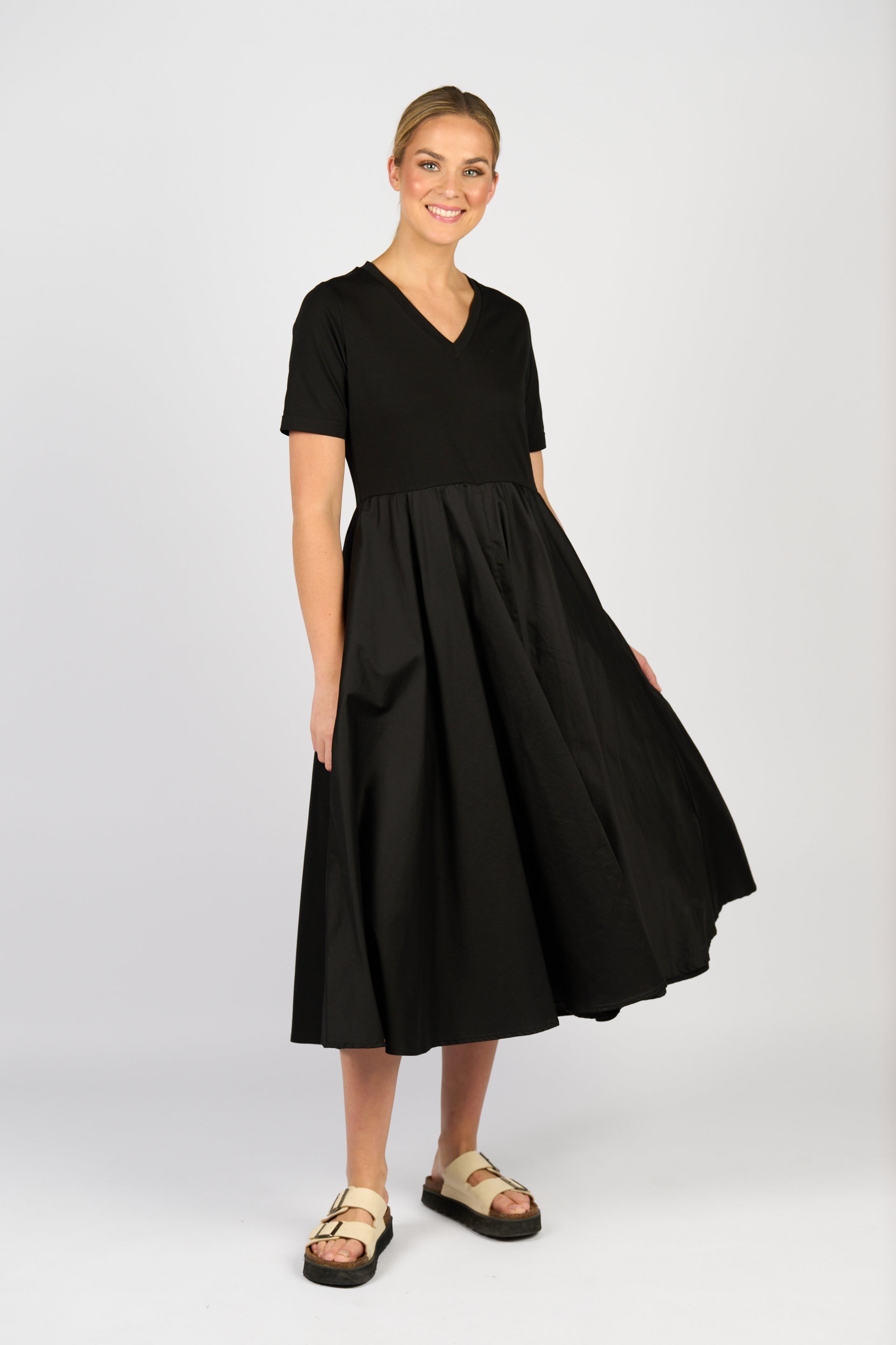 6117 T-Shirt Dress - Black - Vassalli