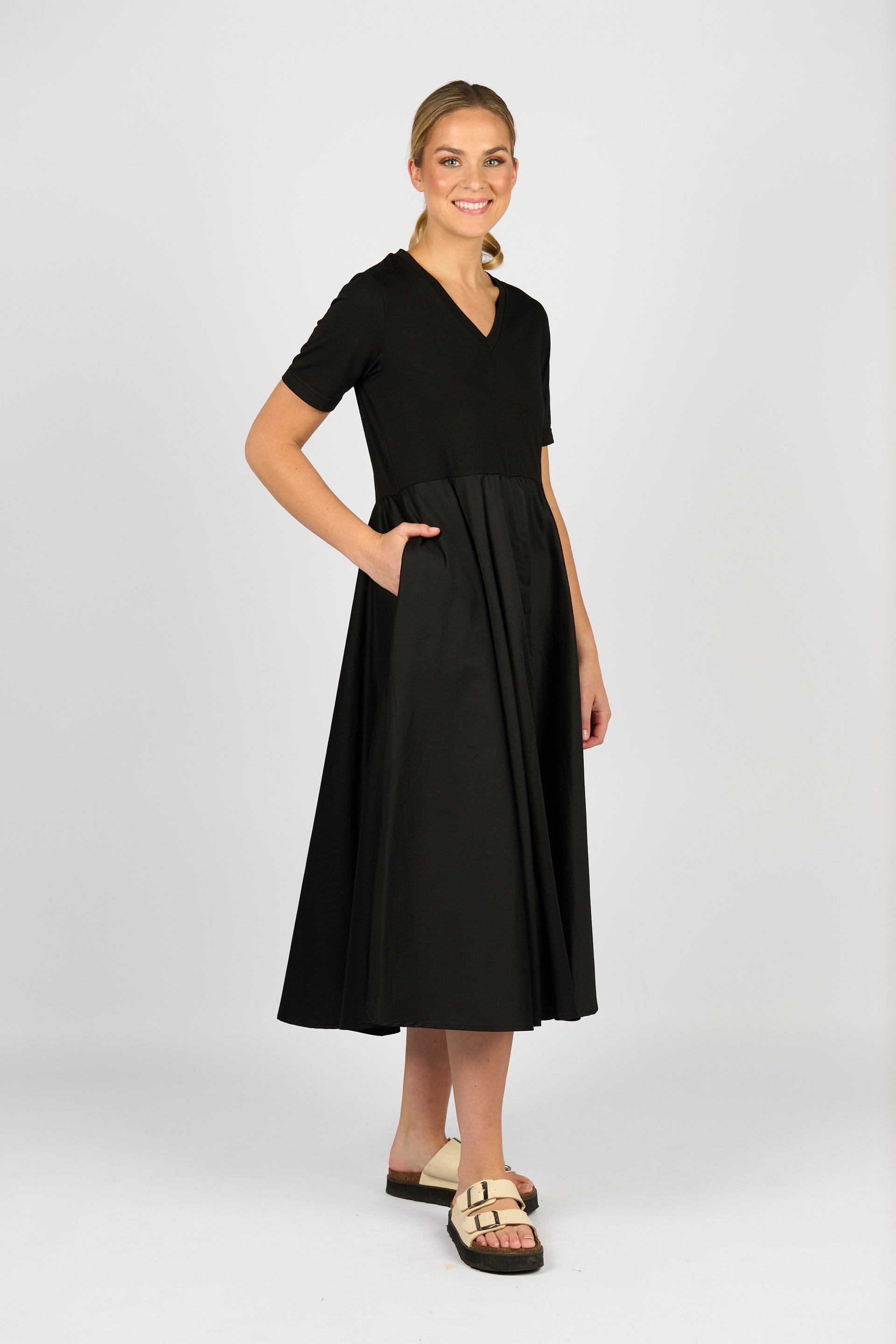 6117 T-Shirt Dress - Black - Vassalli