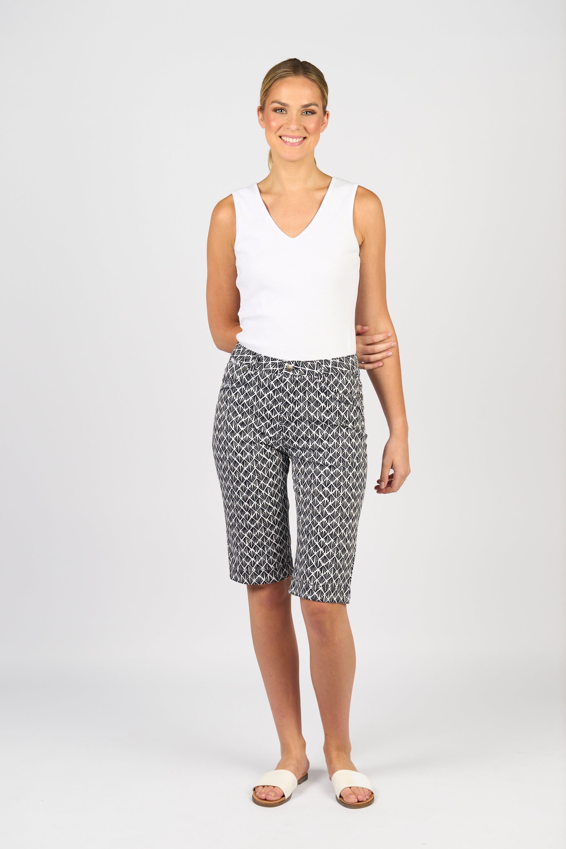 H1001ALW Lightweight Shorts - Fan - Vassalli